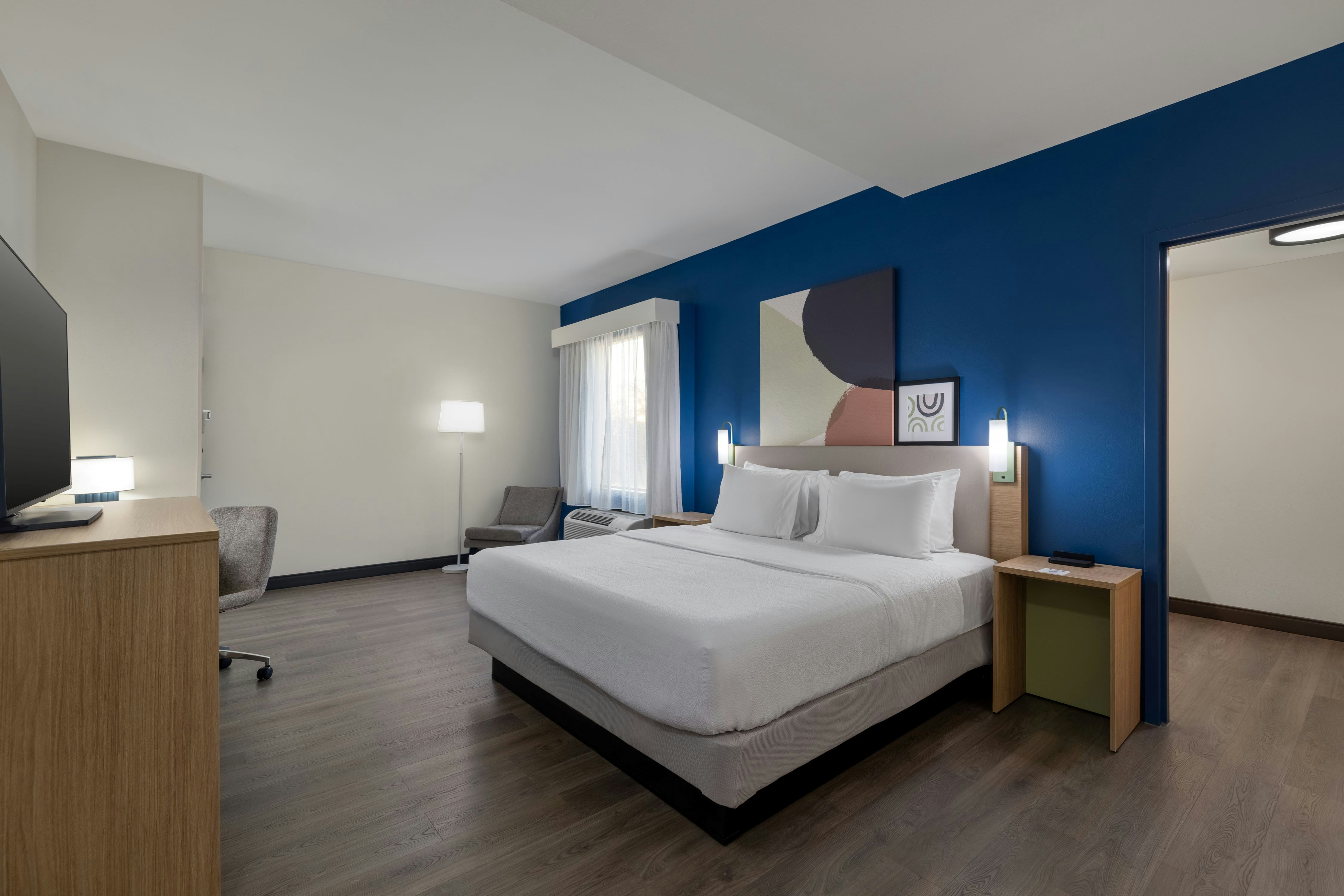 1 KING SUITE