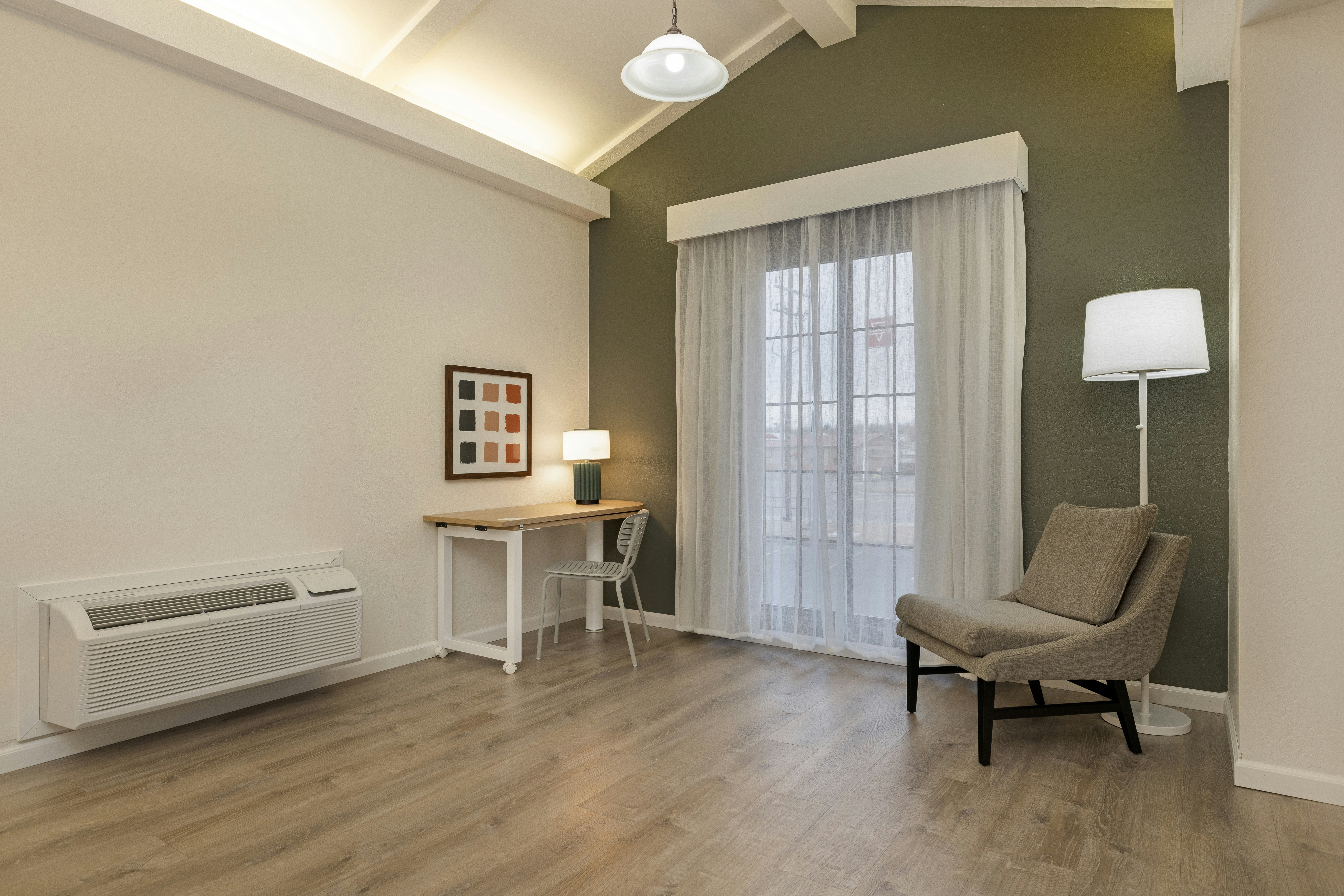 1 KING STUDIO SUITE