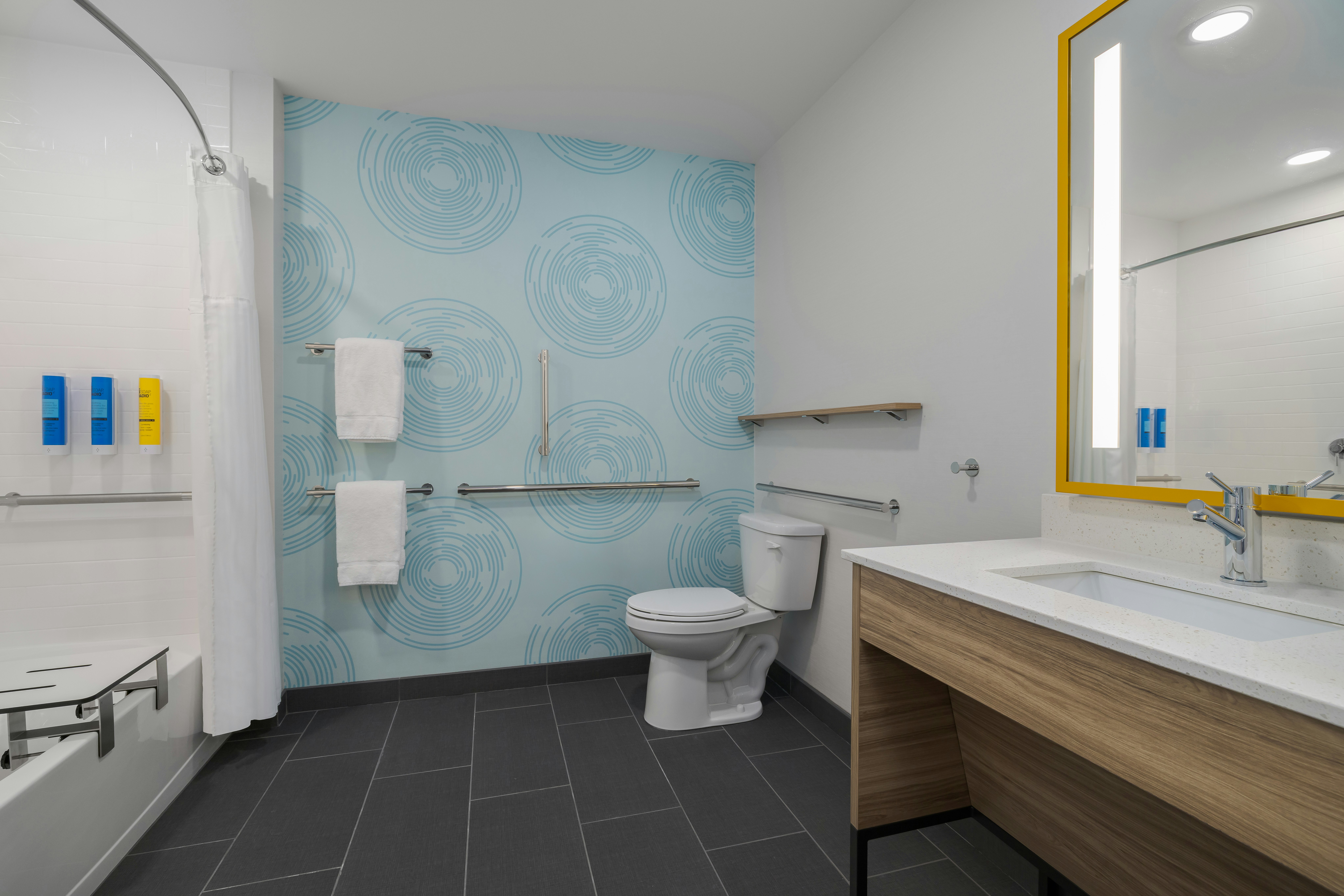 1 KING ACCESSIBLE TUB