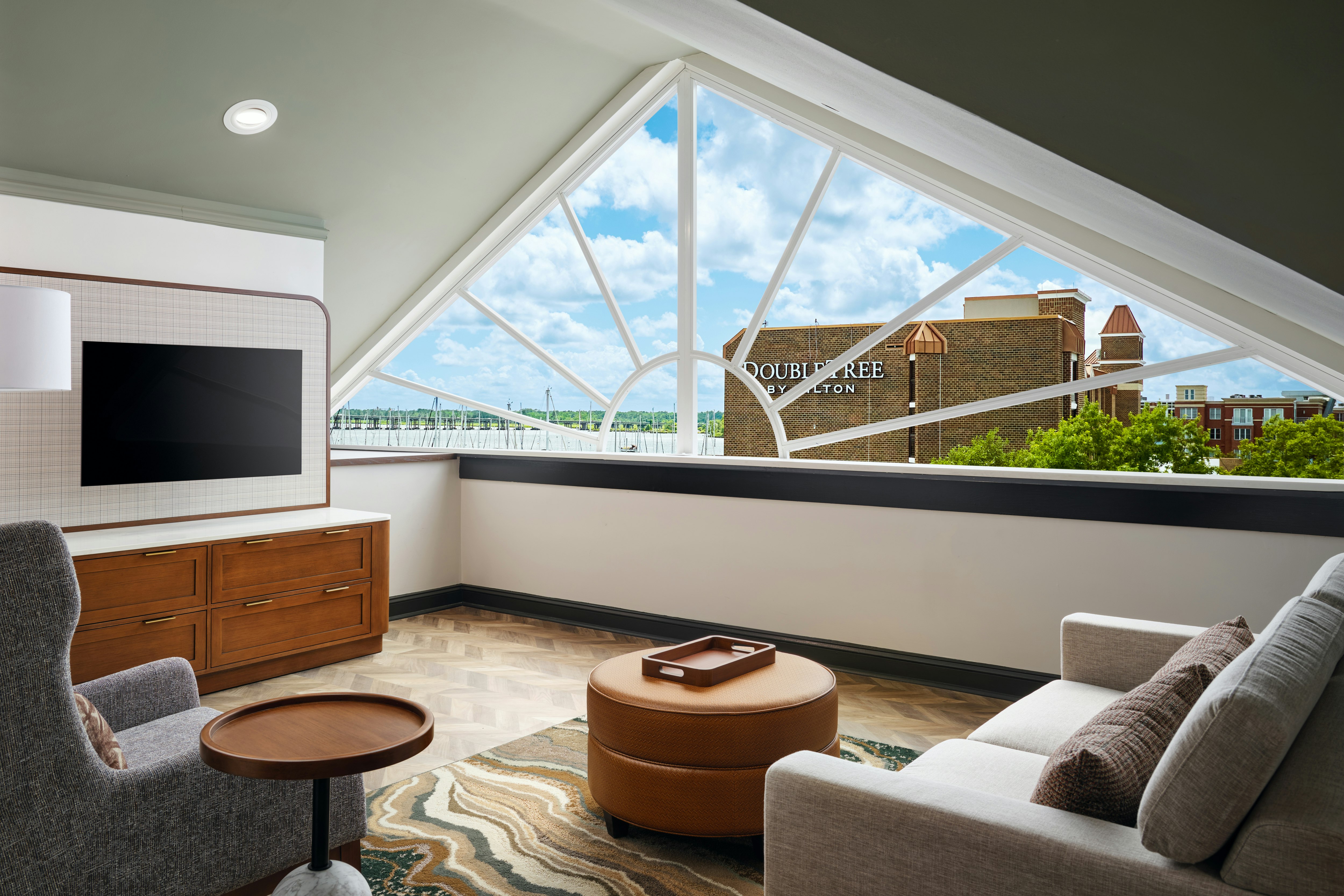 1 KING WTR VW DORMER SUITE