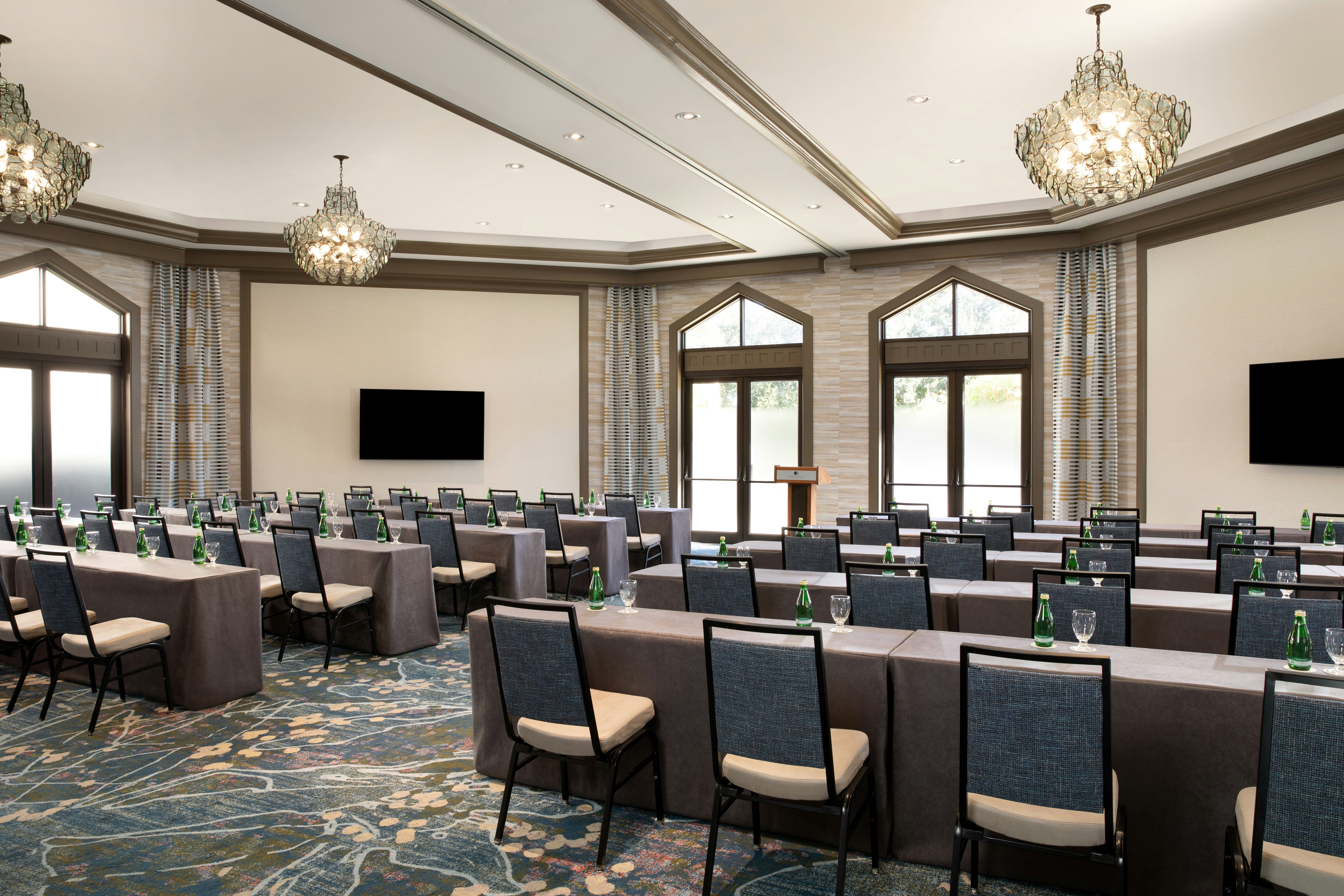 DoubleTree Suites by Hilton Orlando – Disney Springs® Area