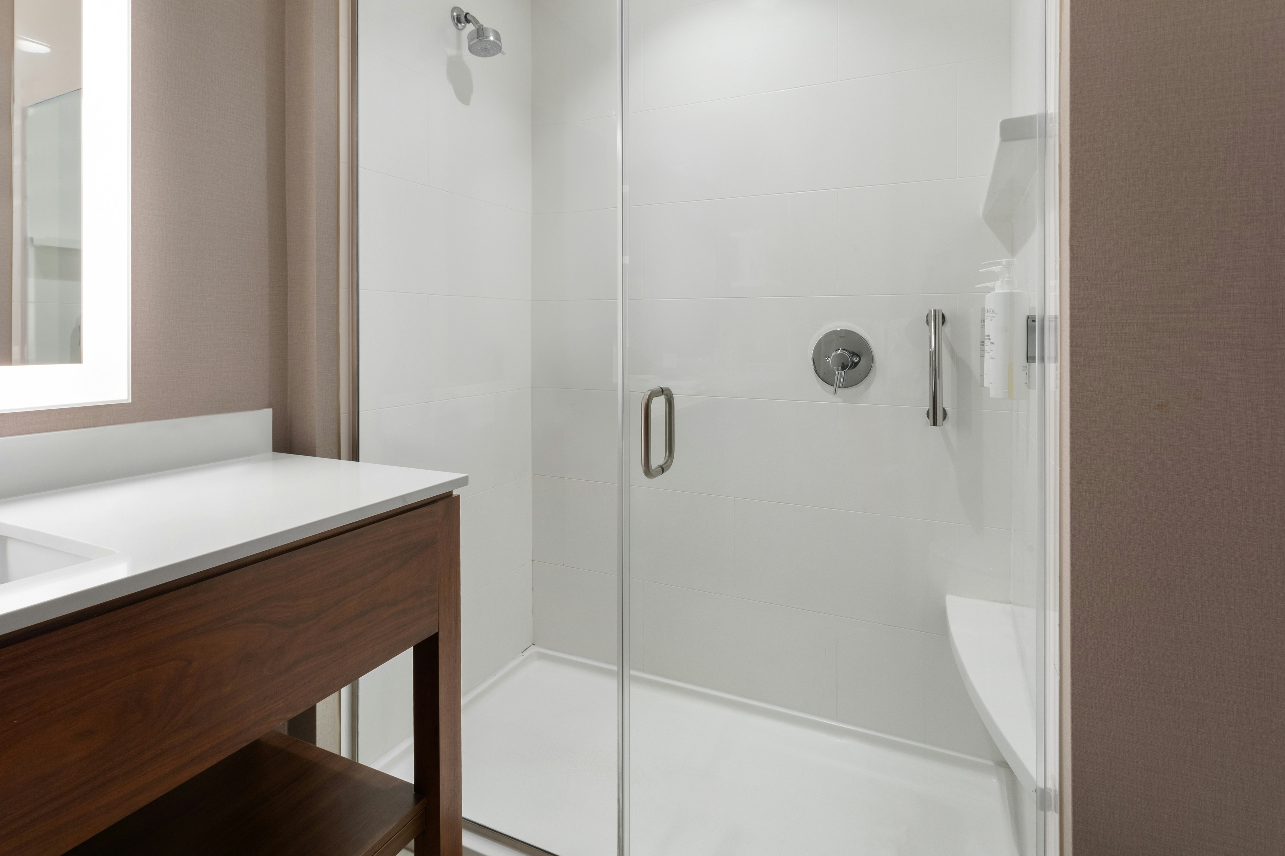 Hampton Inn by Hilton Nashville Airport Century Place
