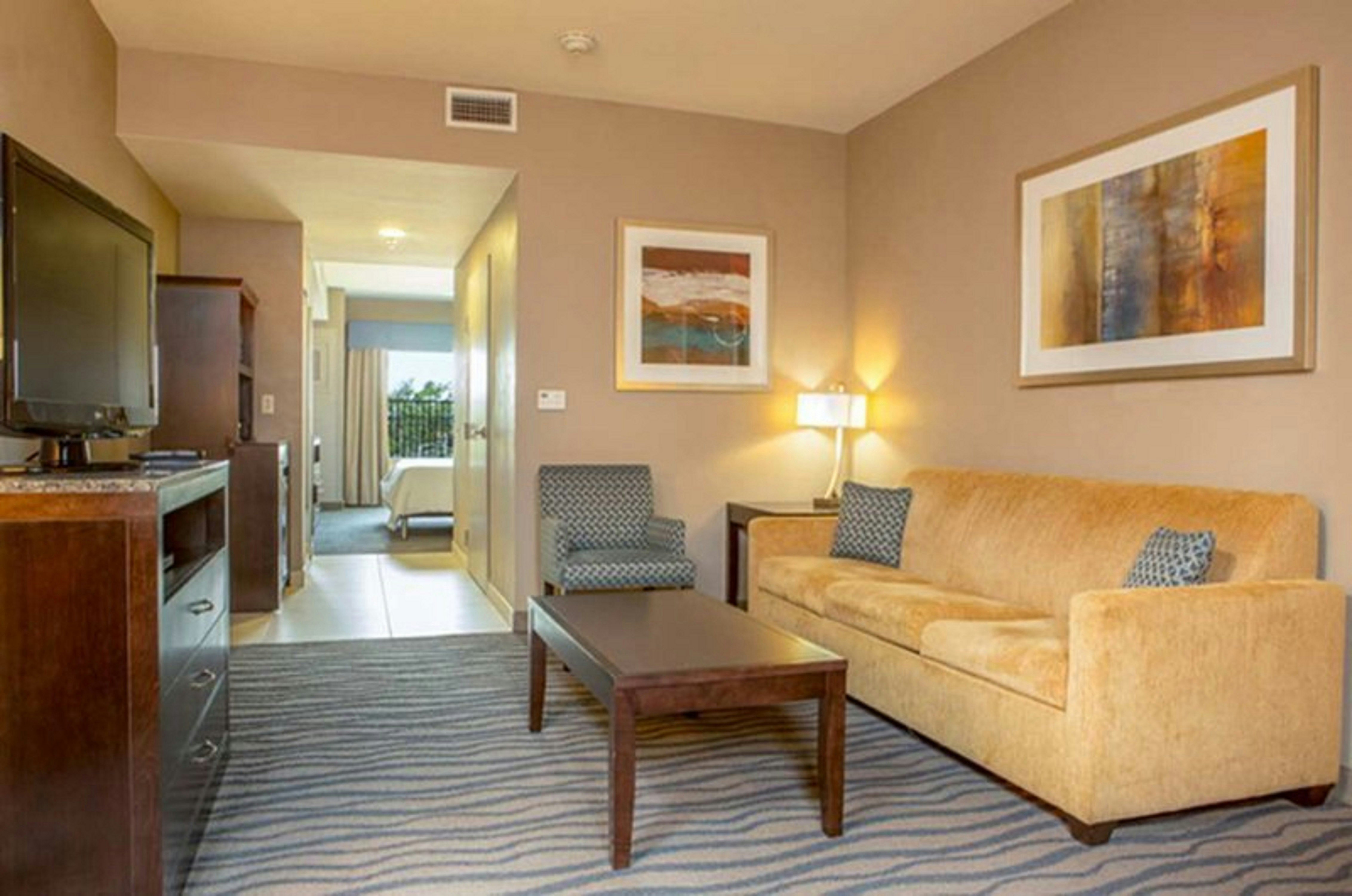 1 KING BED JR SUITE