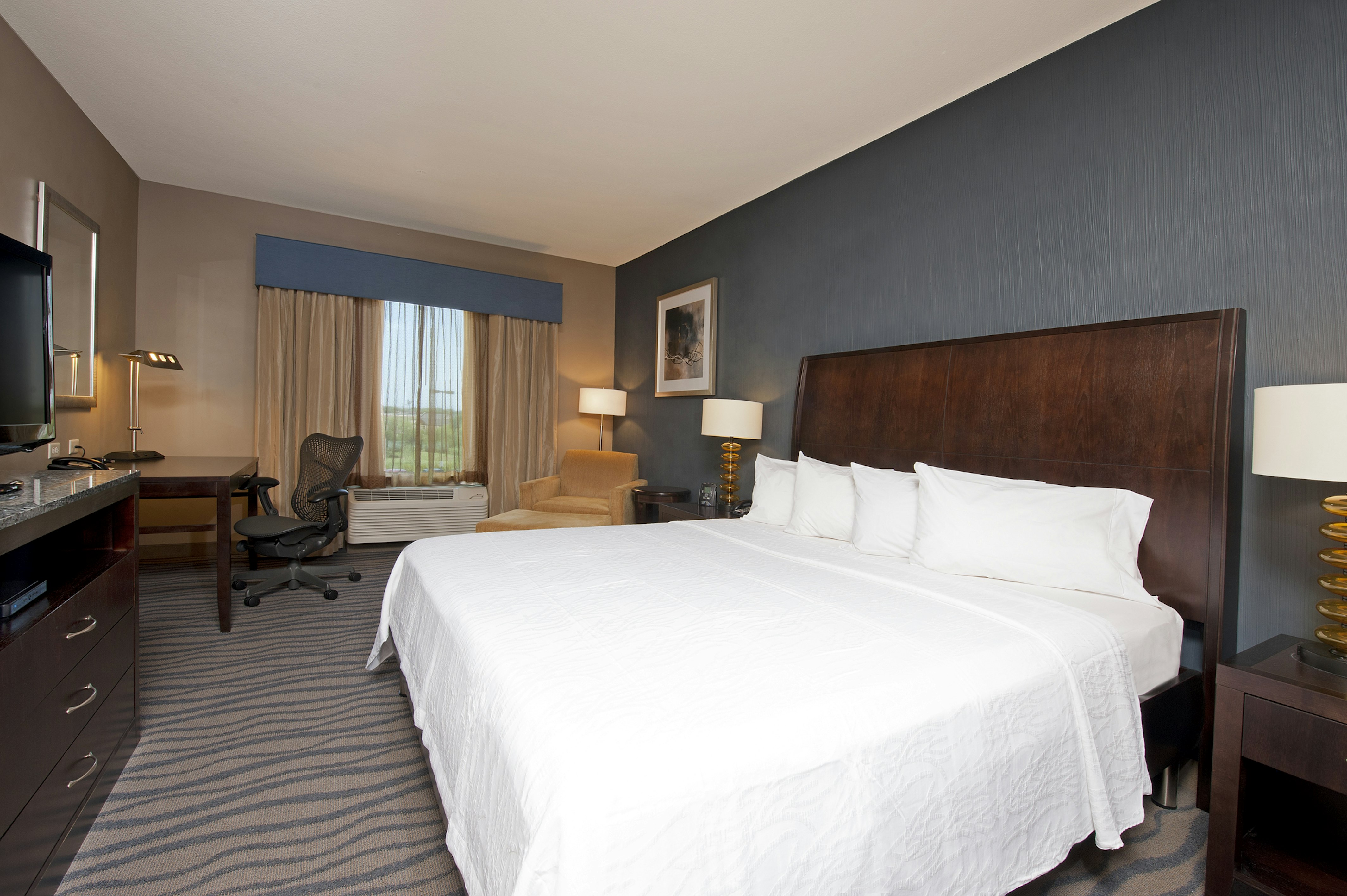 1 KING BED