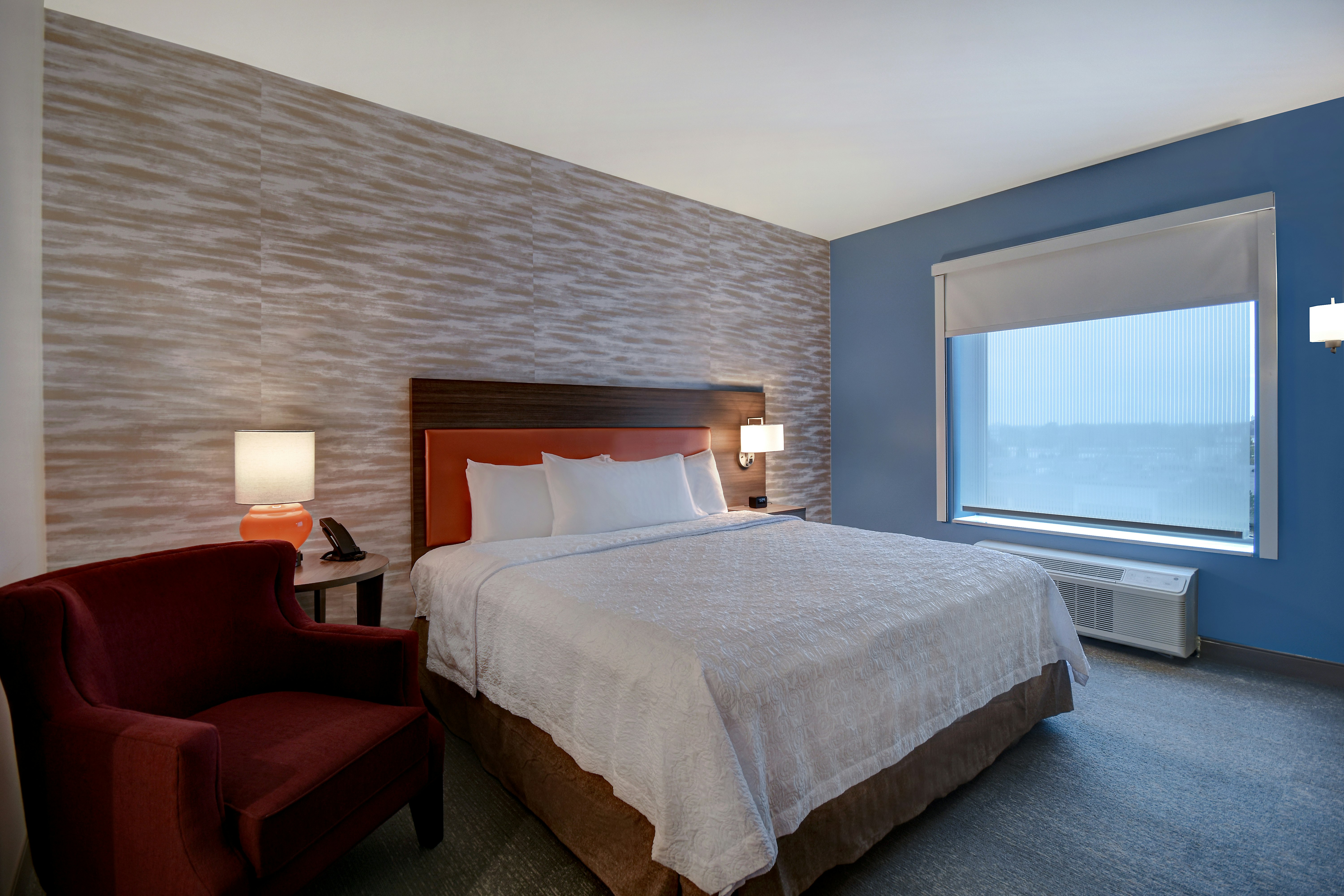 1 KING 1BDRM SUITE NONSMOK