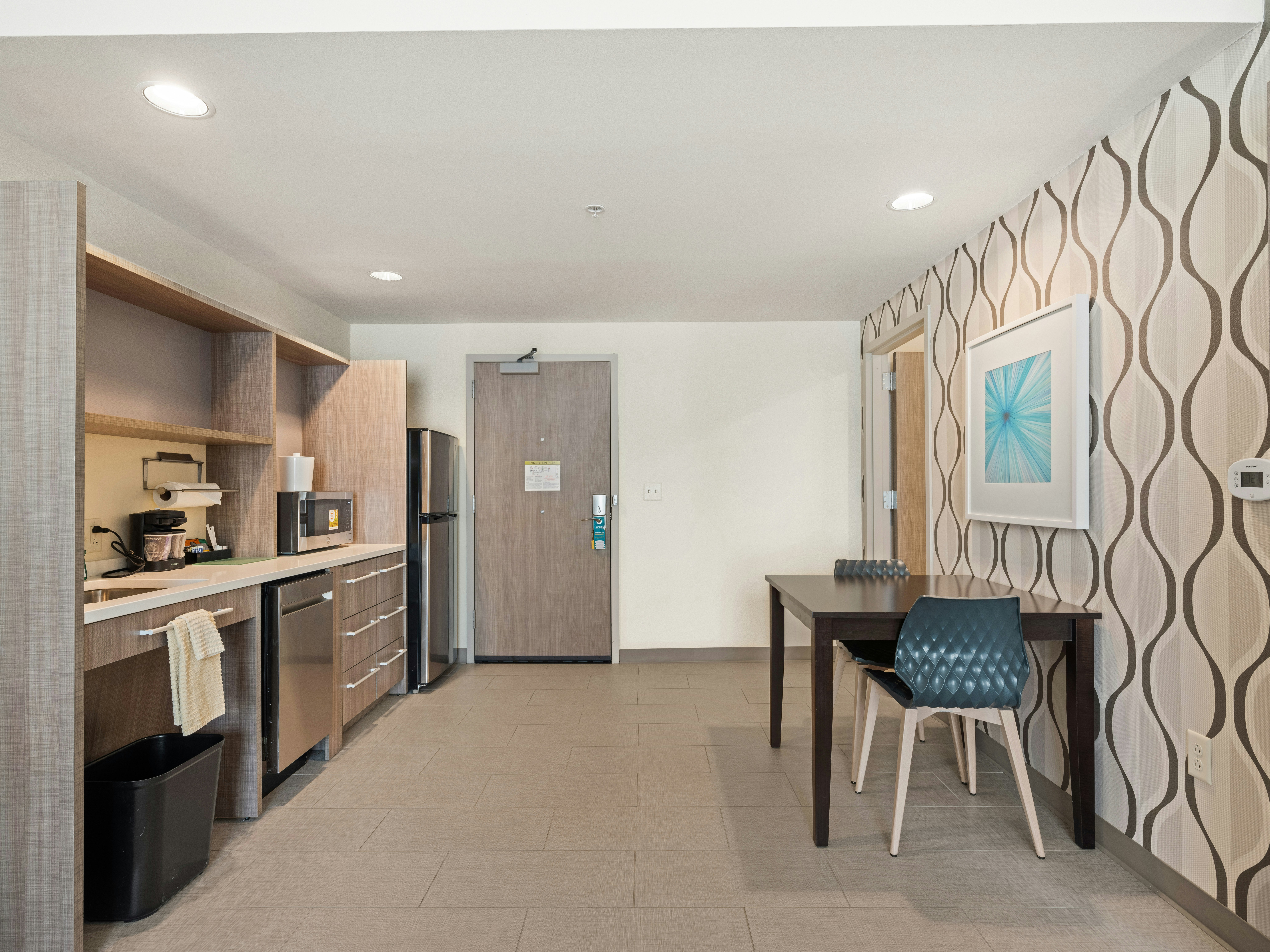 1 KING 1BDRM SUITE NONSMOK