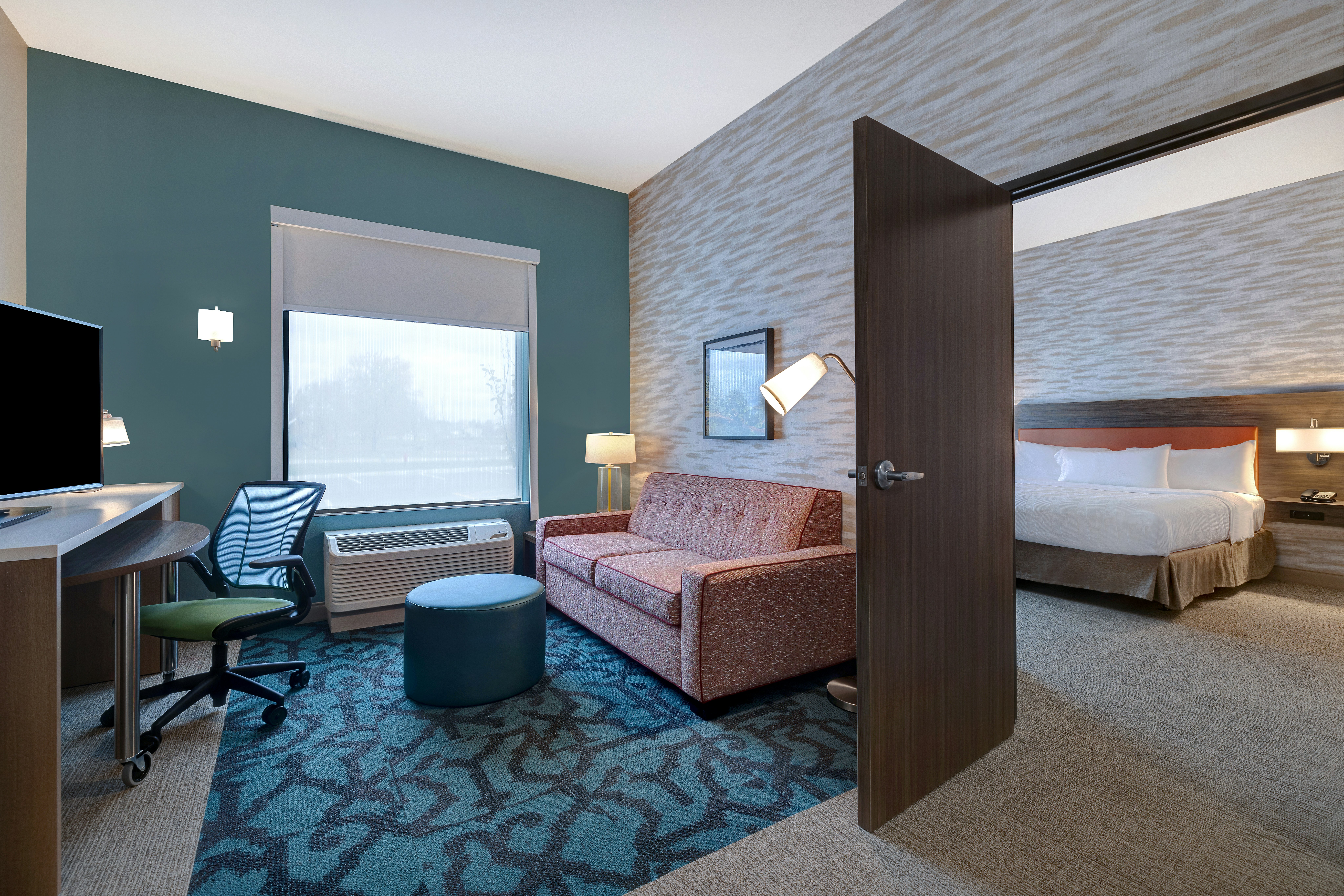 1 KING 1BDRM SUITE NONSMOK