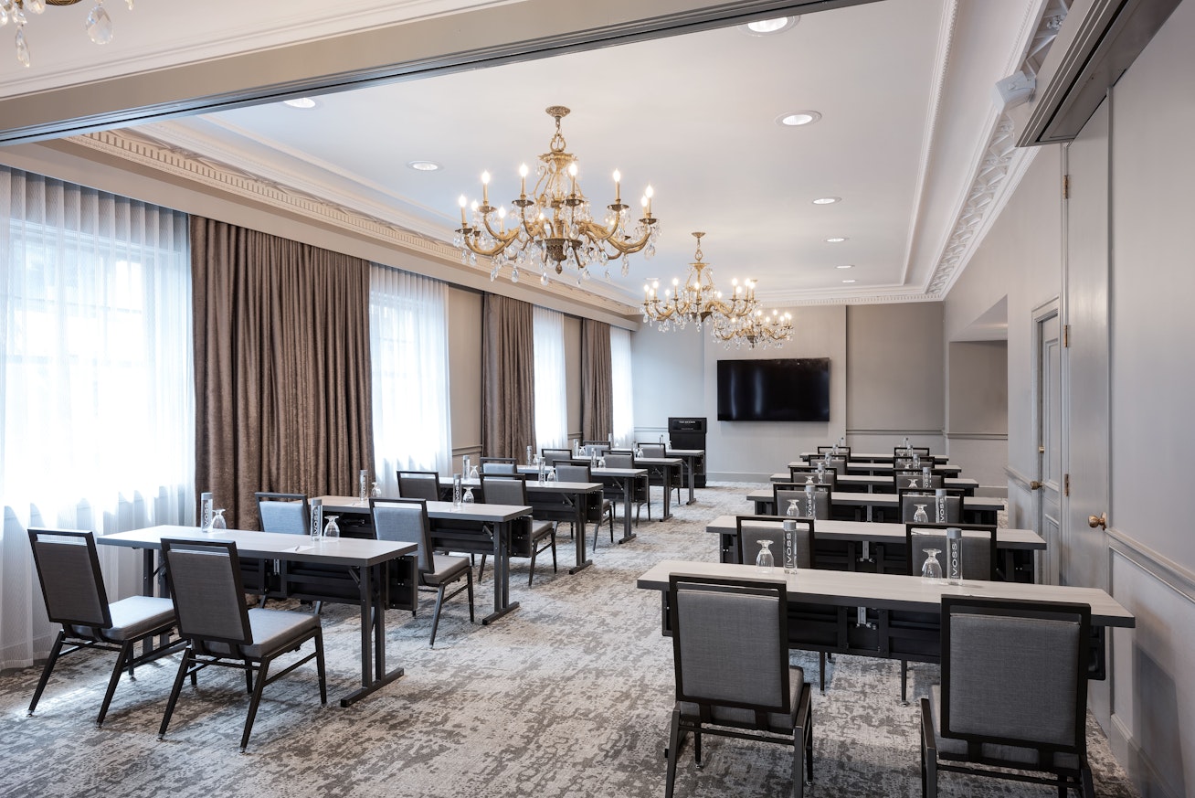 The Benson Portland, Curio Collection by Hilton