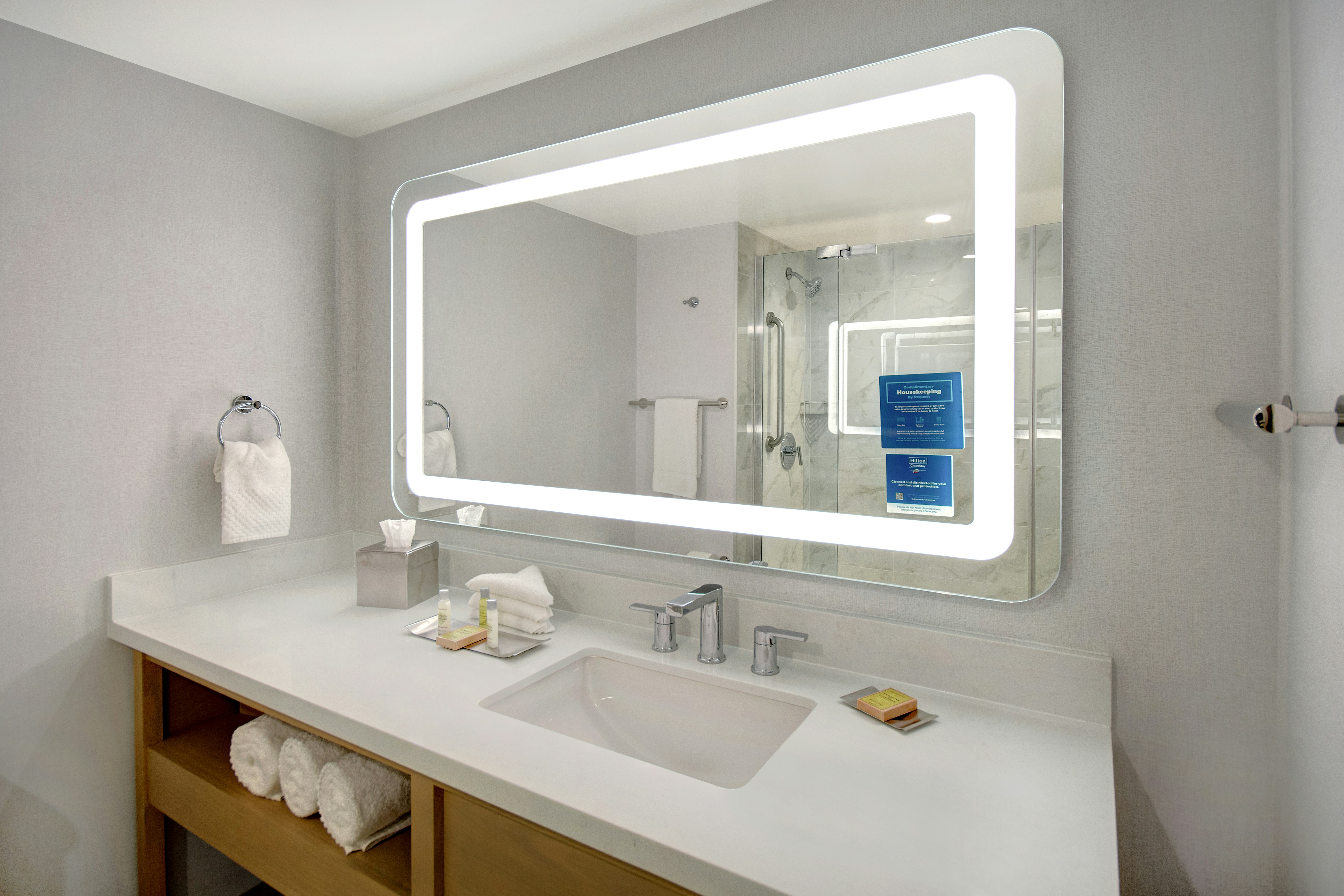 DoubleTree by Hilton LAX – El Segundo
