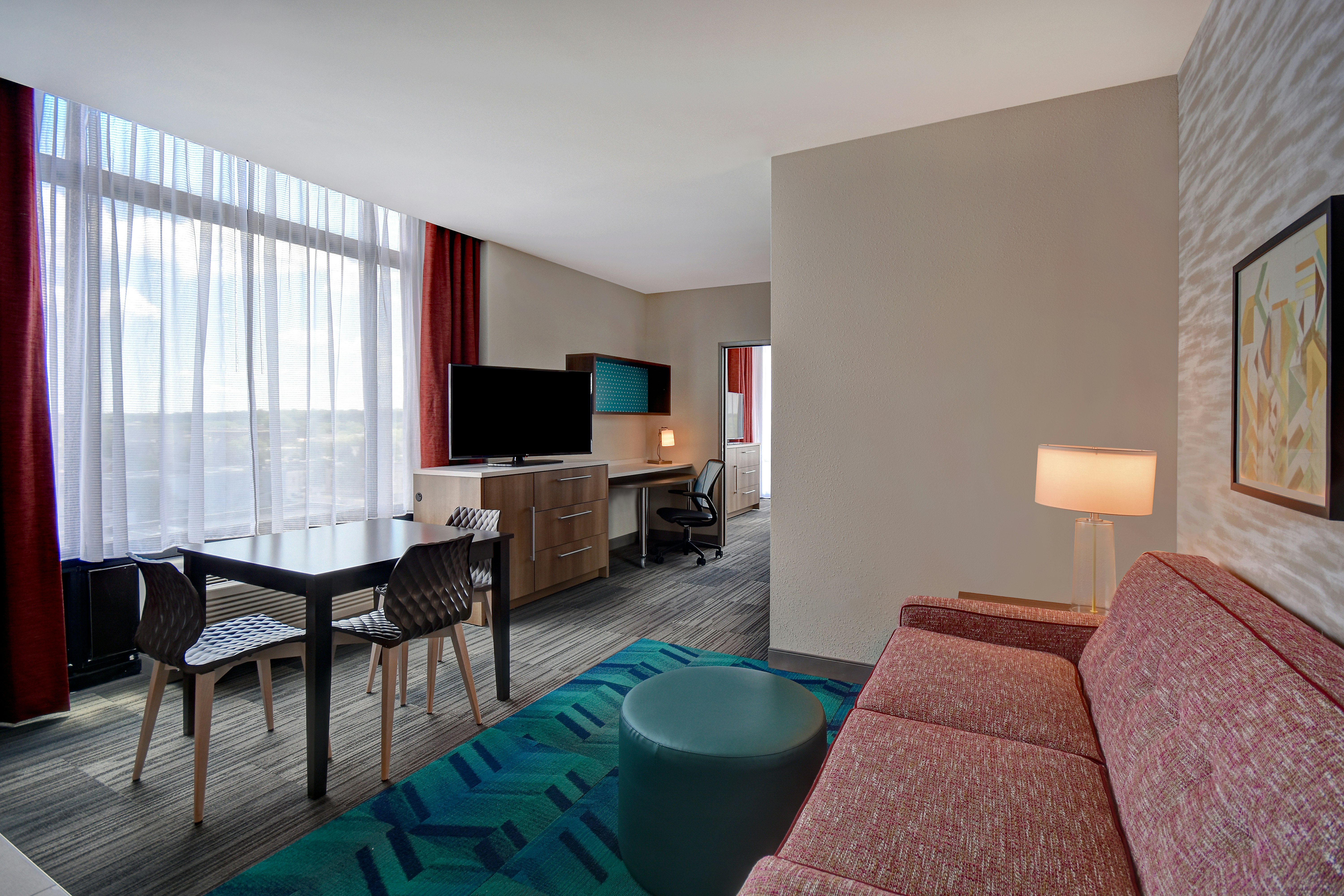 1 KING 1BDRM SUITE NONSMOK