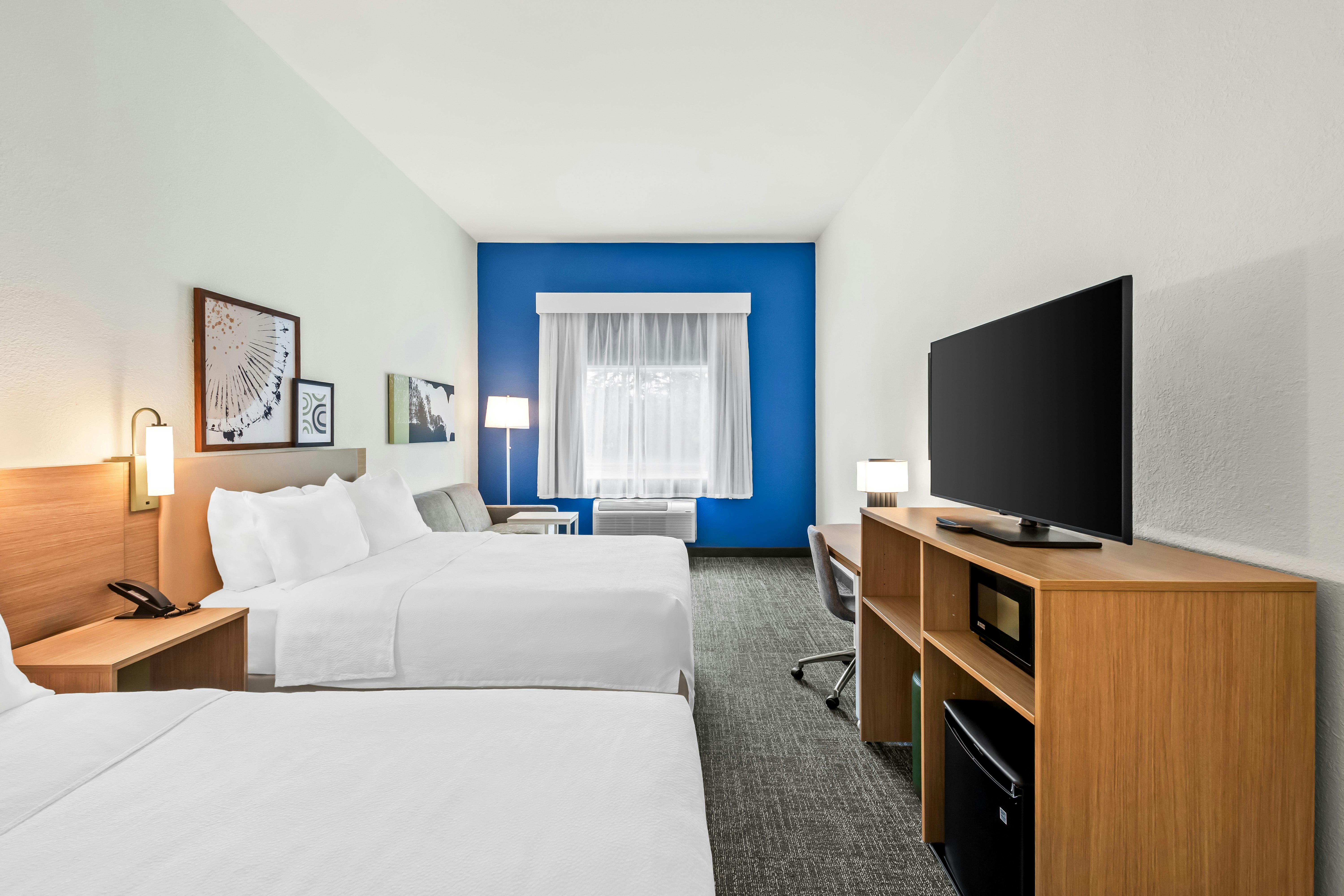 2 QUEEN BEDS WITH SOFABED