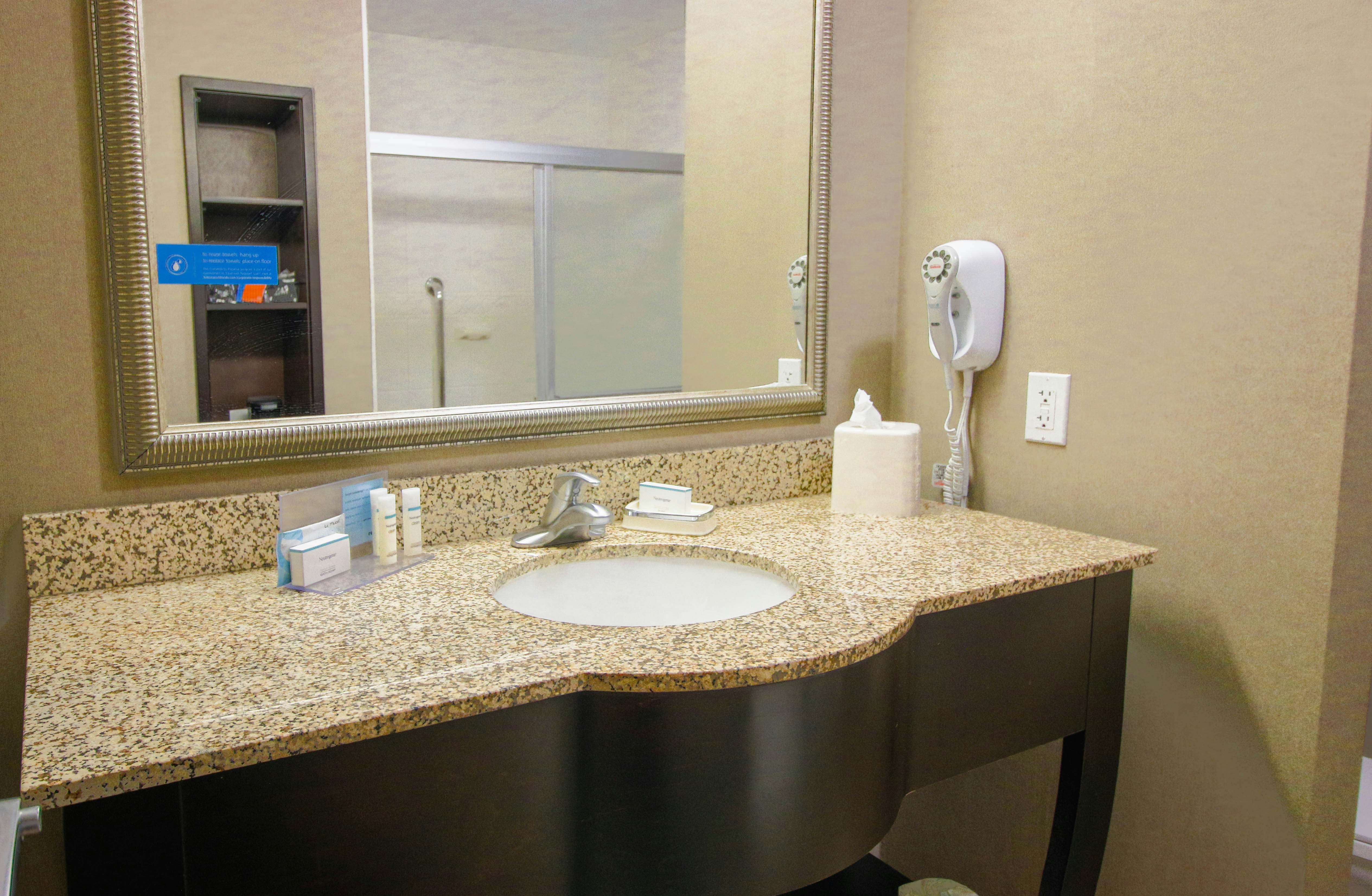 Hampton Inn & Suites Flowery Branch Lake Lanier
