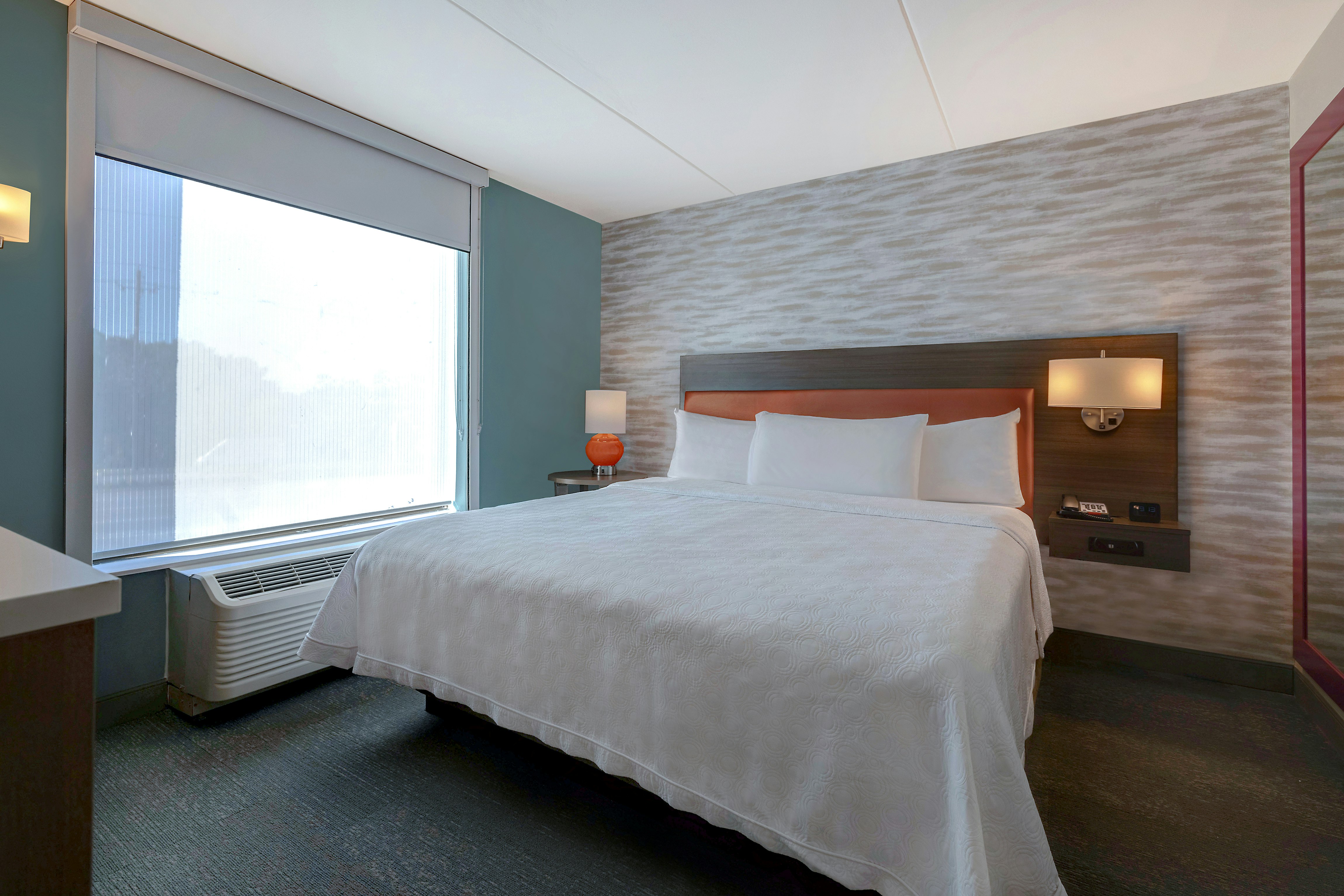 1 KING 1BDRM SUITE NONSMOK