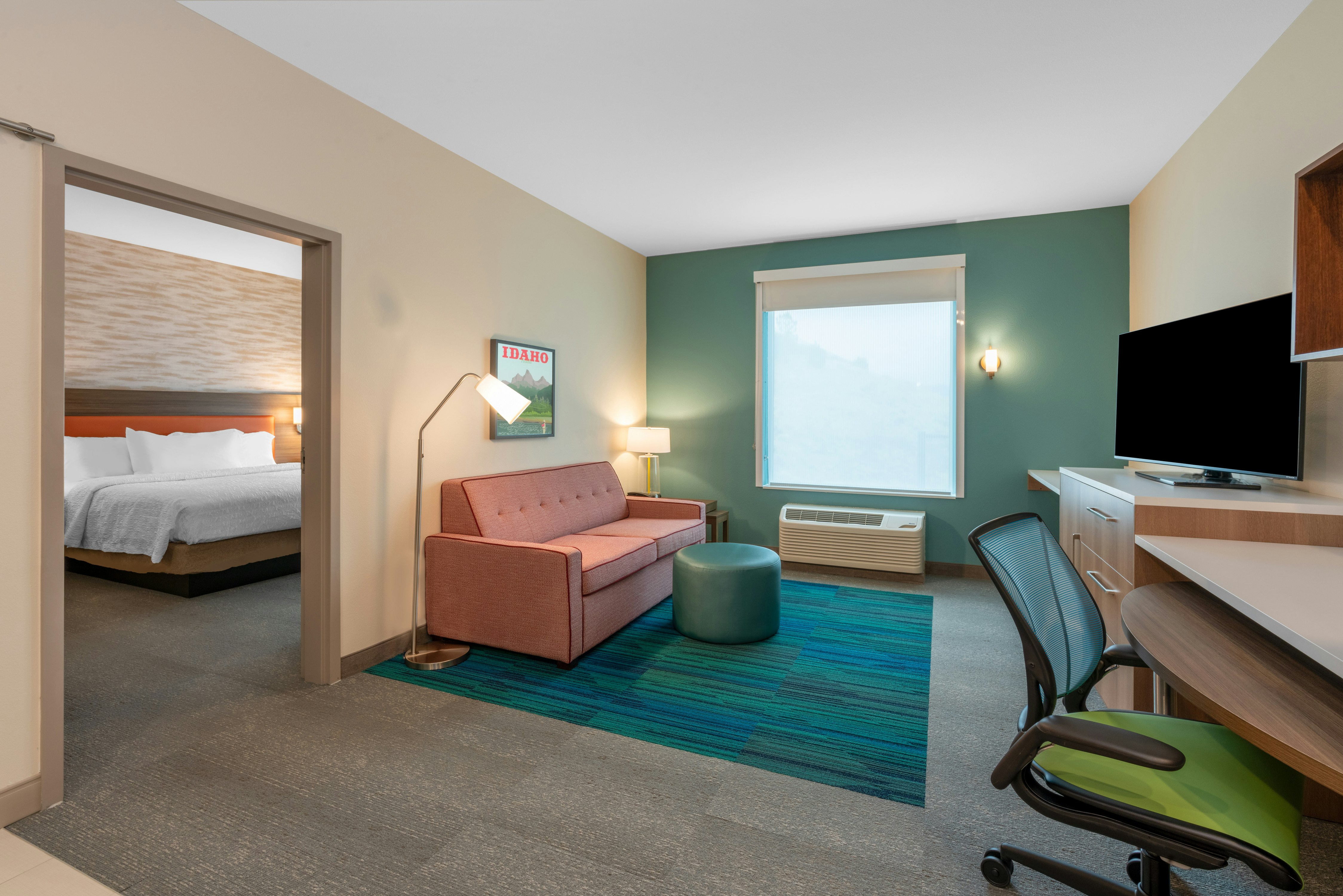 1 KING 1BDRM SUITE NONSMOK