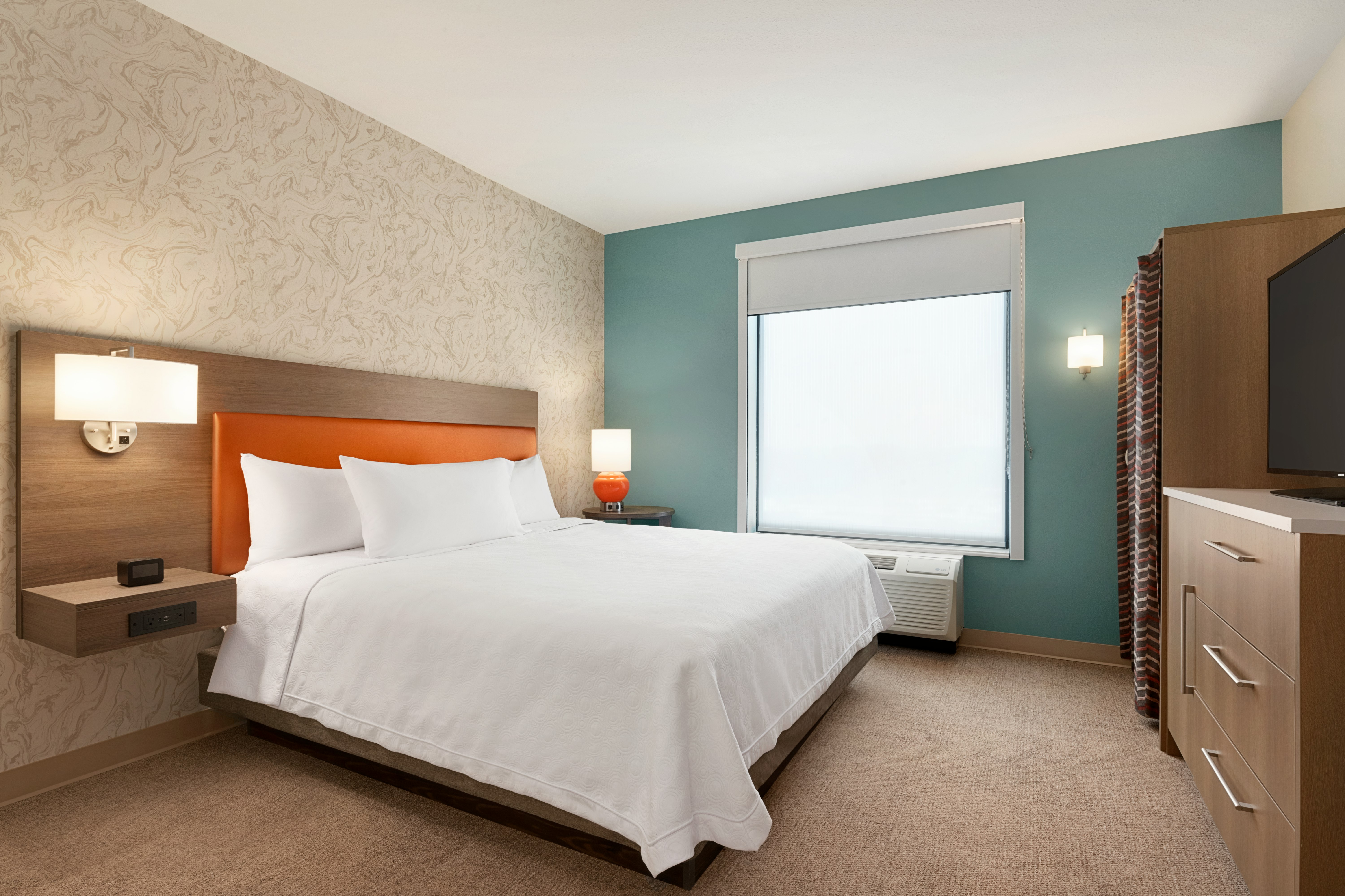 1 KING 1BDRM SUITE NONSMOK