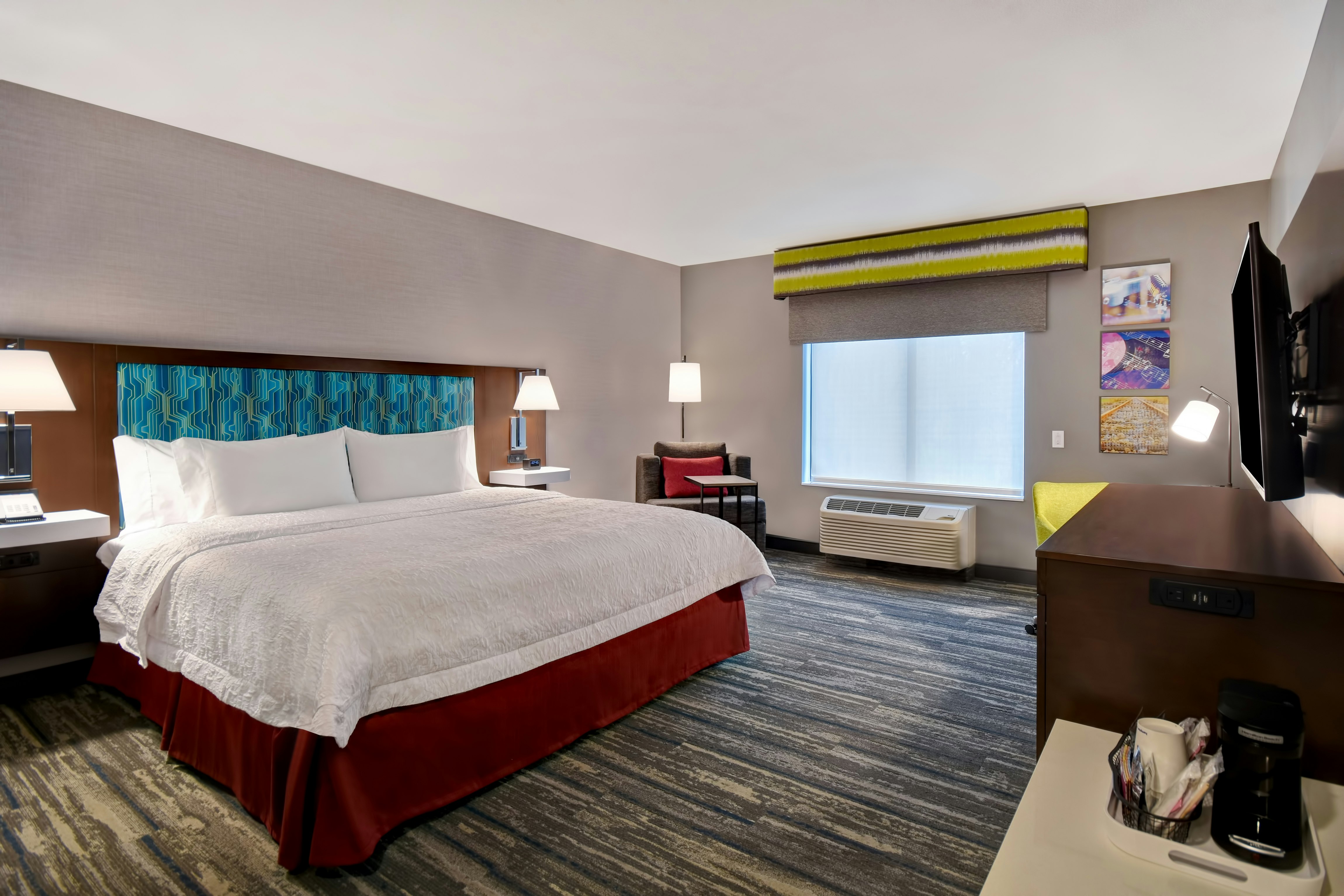 KING ACC ROOM RI-SHOWER NS