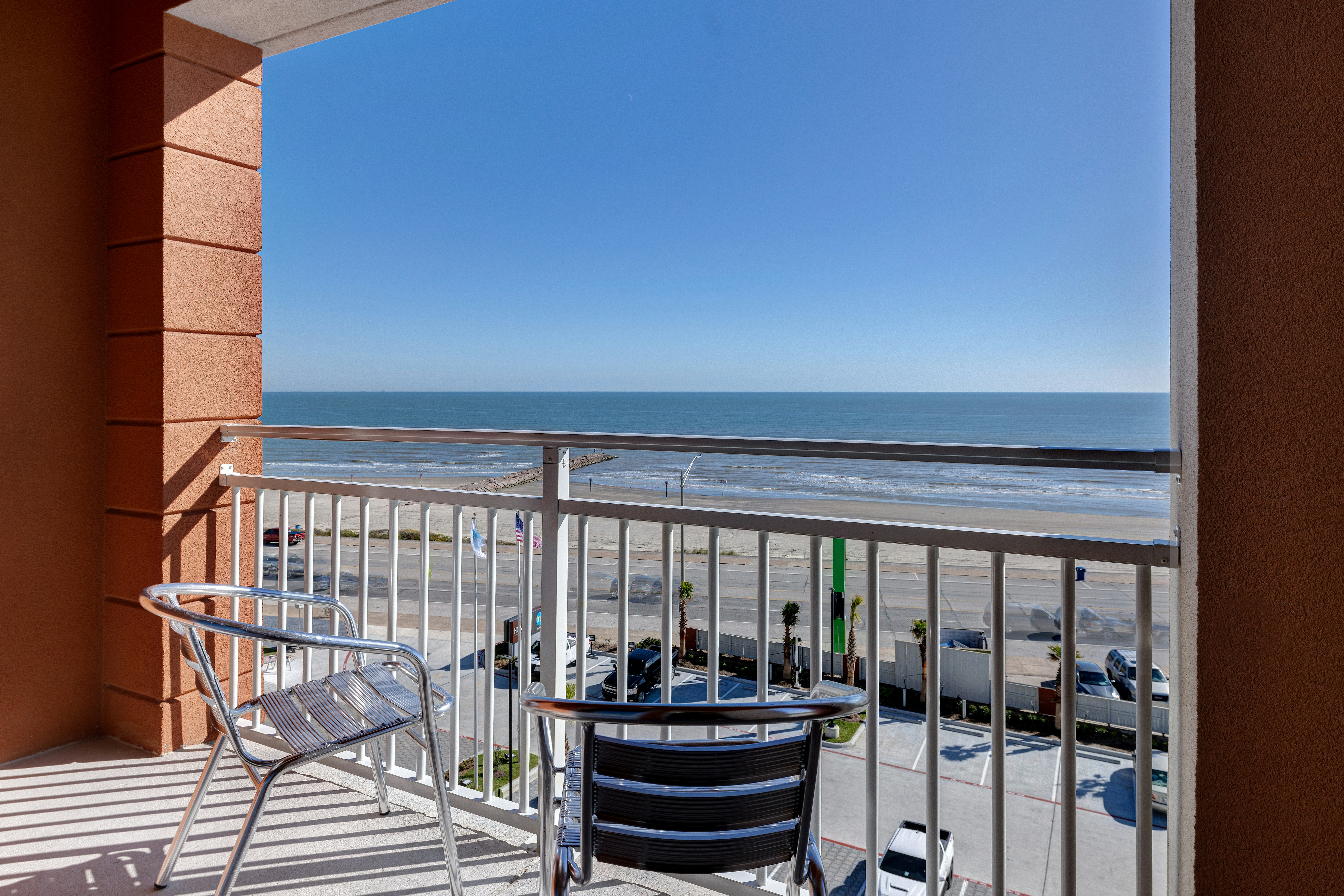 1KG HR ACC STUDIO BALCONY