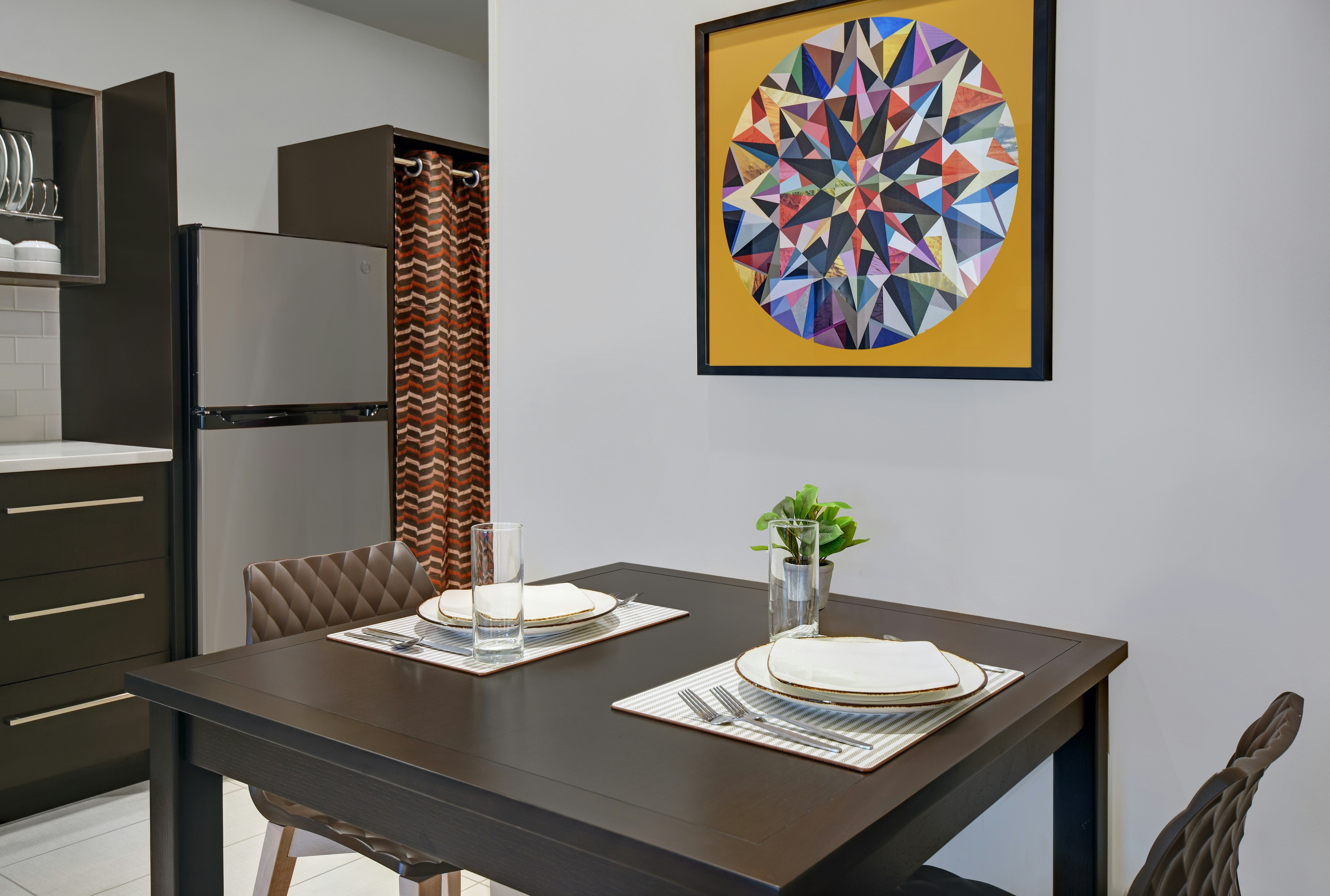 1 KING 1 BDRM CORNER STE