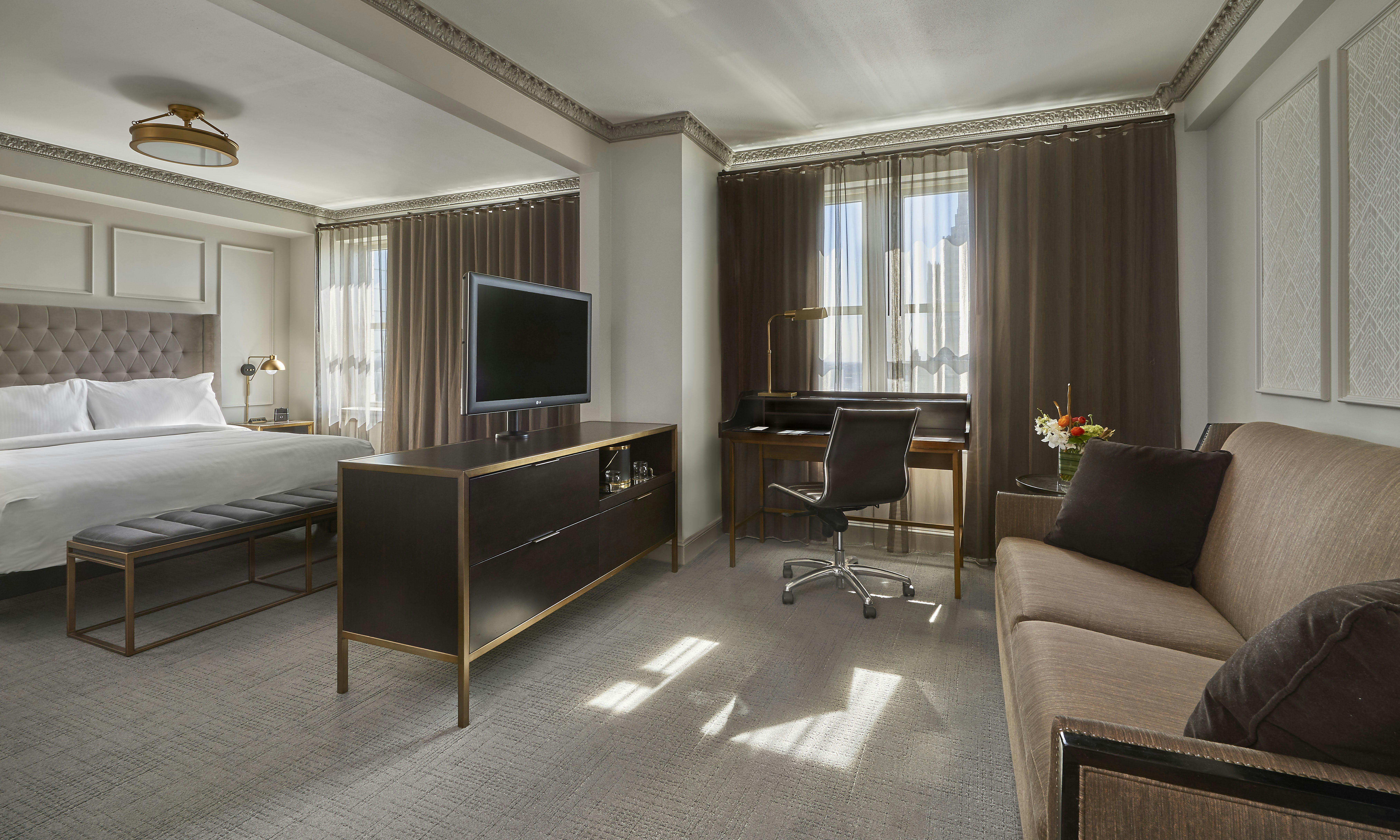 1 KING BED DELUXE ROOM