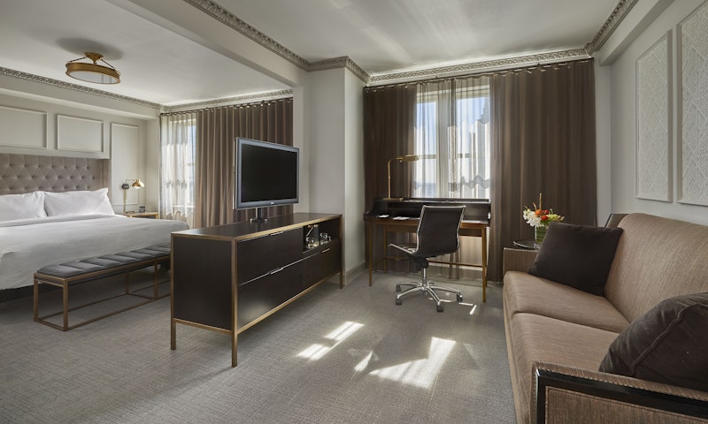 Hotel Phillips Kansas City, Curio Collection by Hilton