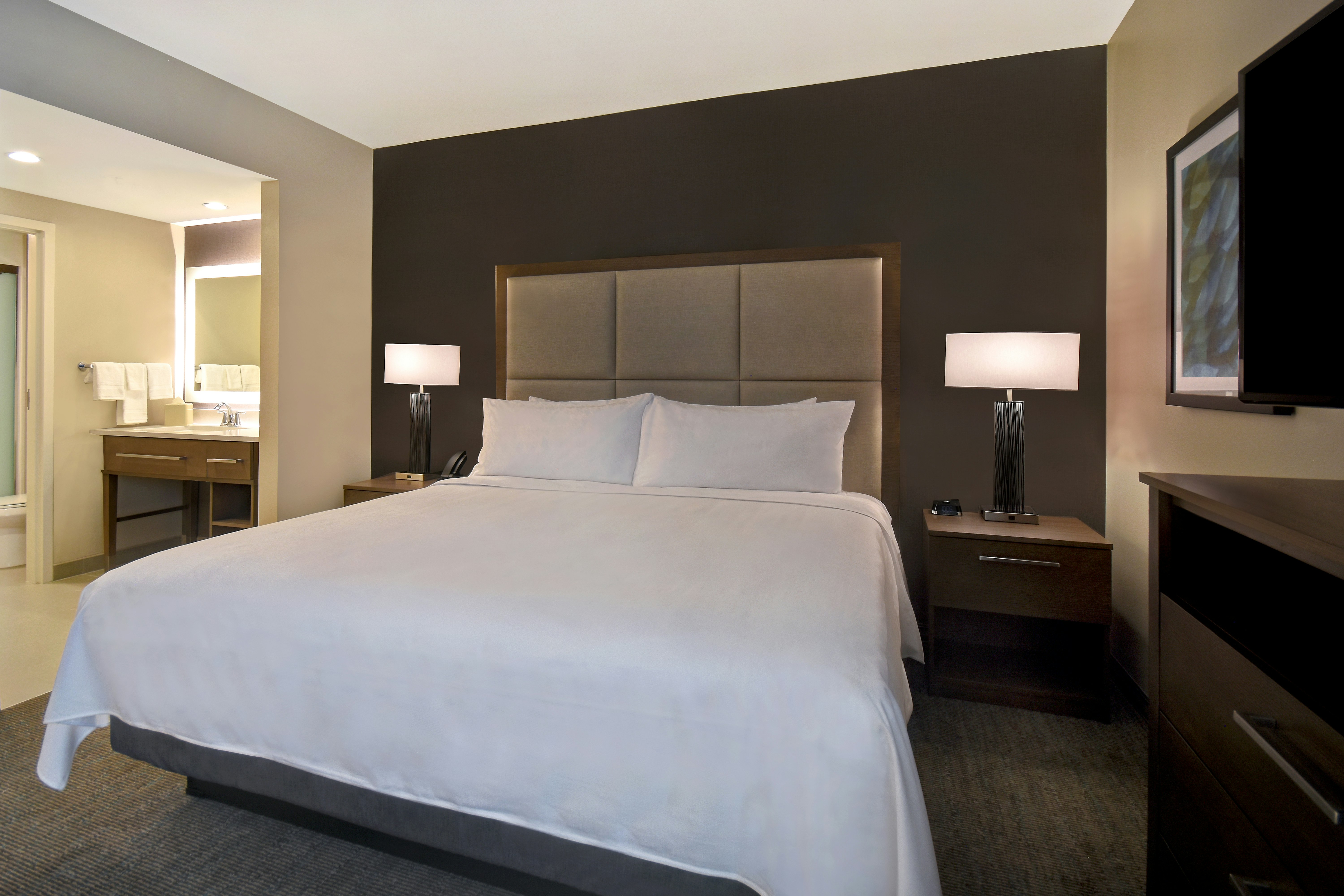 Homewood Suites by Hilton Orlando at FLAMINGO CROSSINGS Town Center