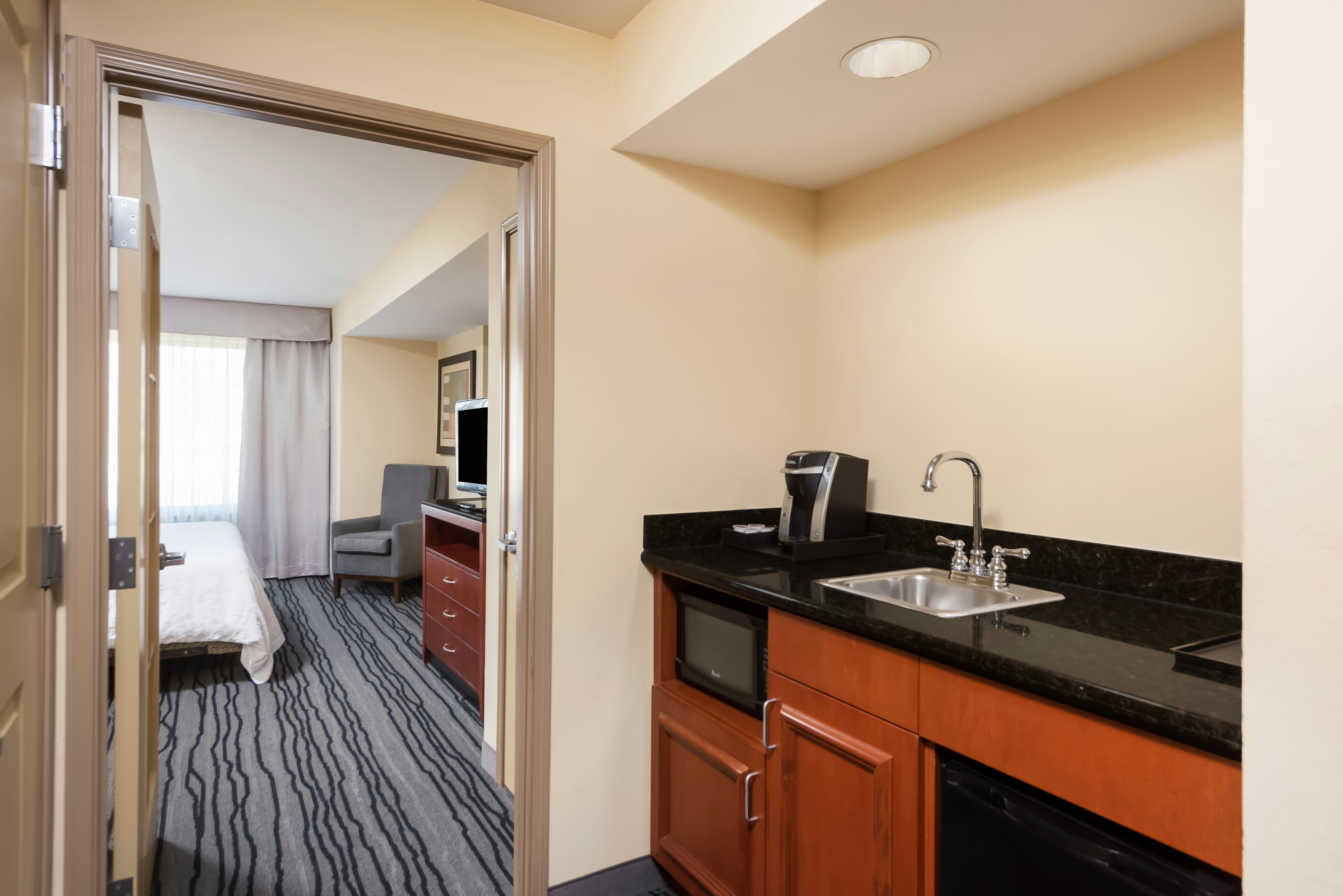 1 BDRM KING SUITE VIEW