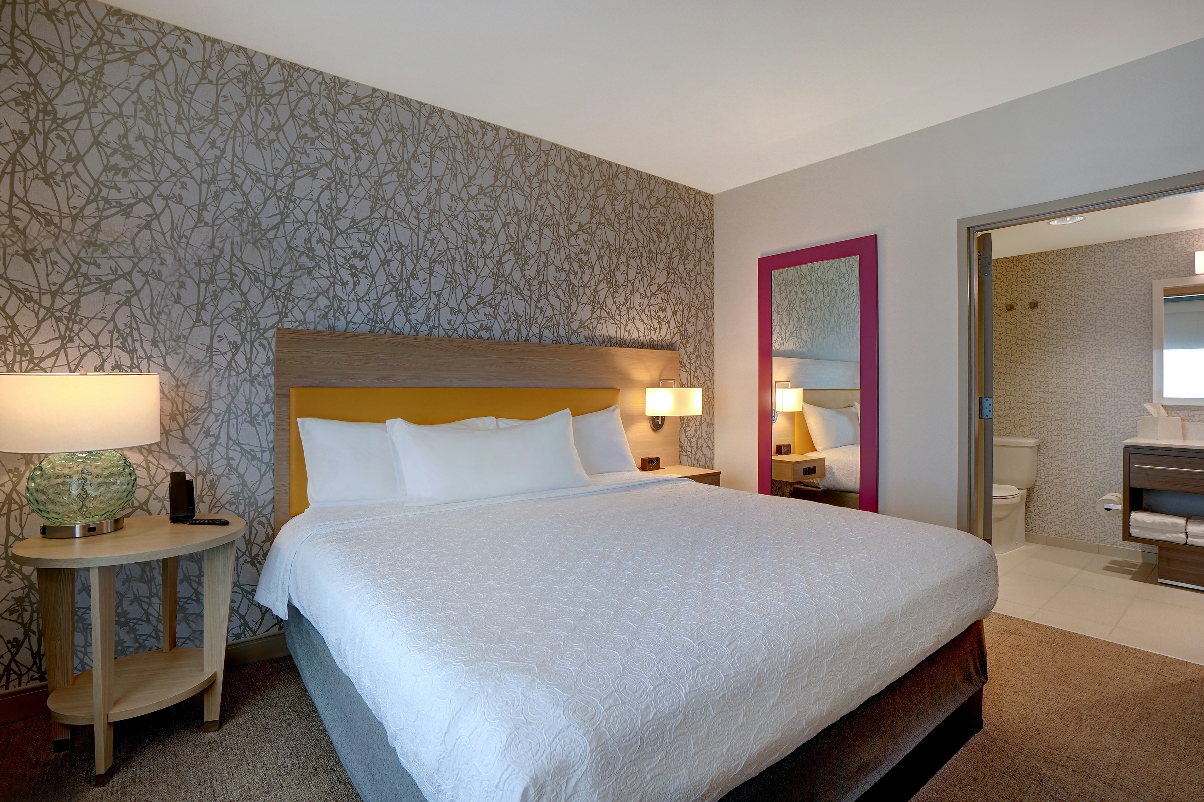 1 KING 1BEDROOM SUITE