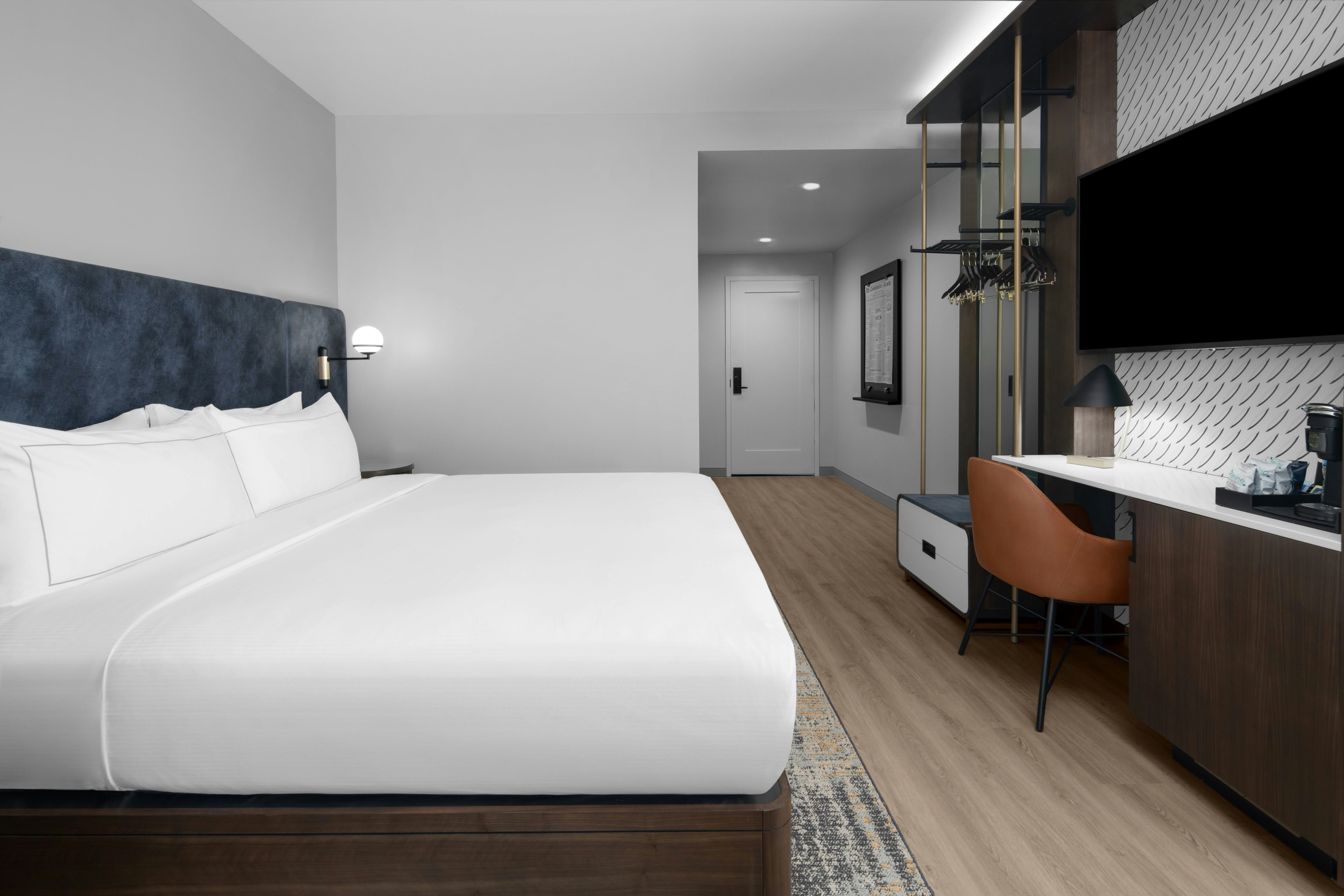 1 KING BED CORNER