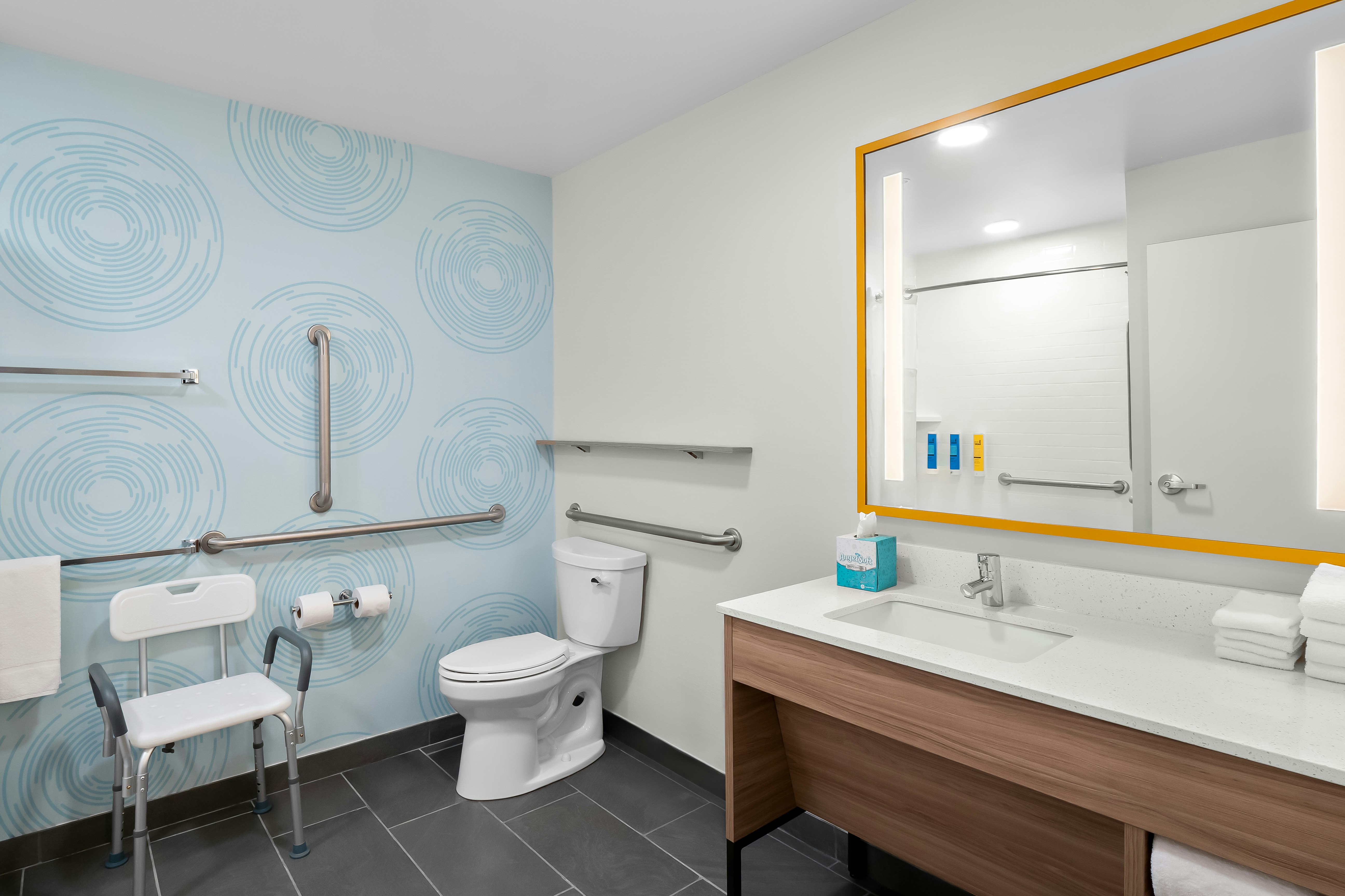 1 KING ACCESSIBLE TUB