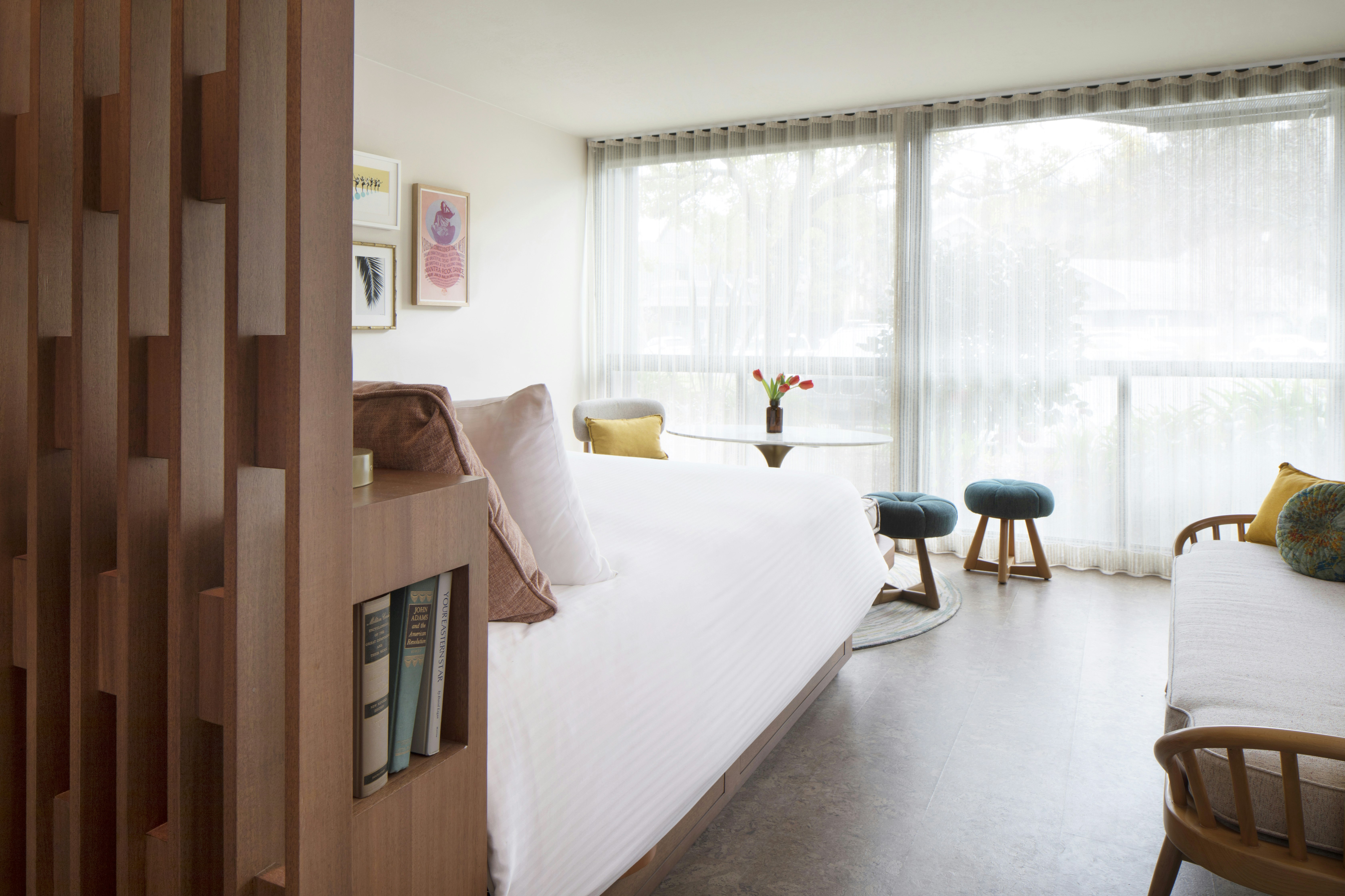 1 KING BED