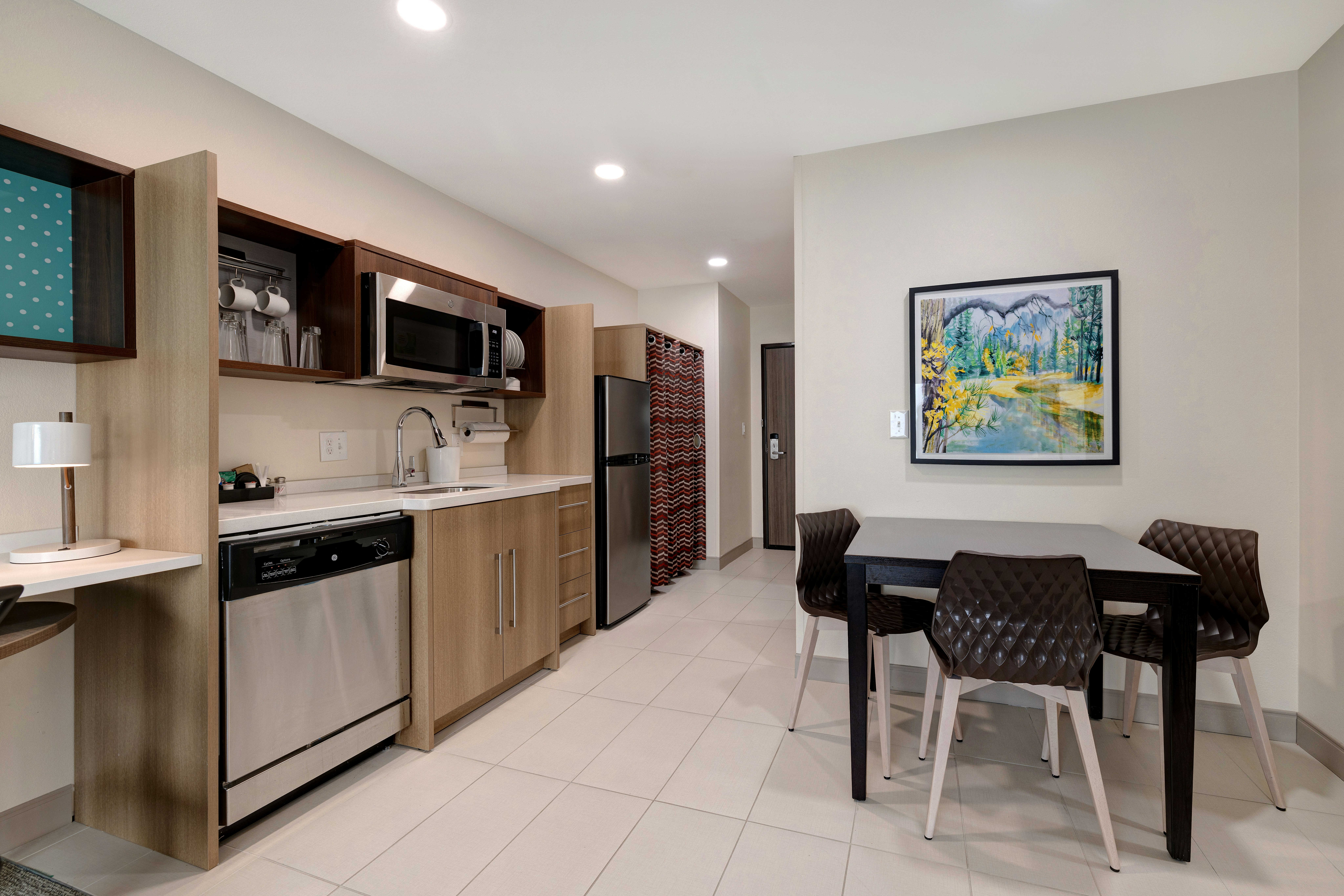 1 KING 1BDRM SUITE NONSMOK