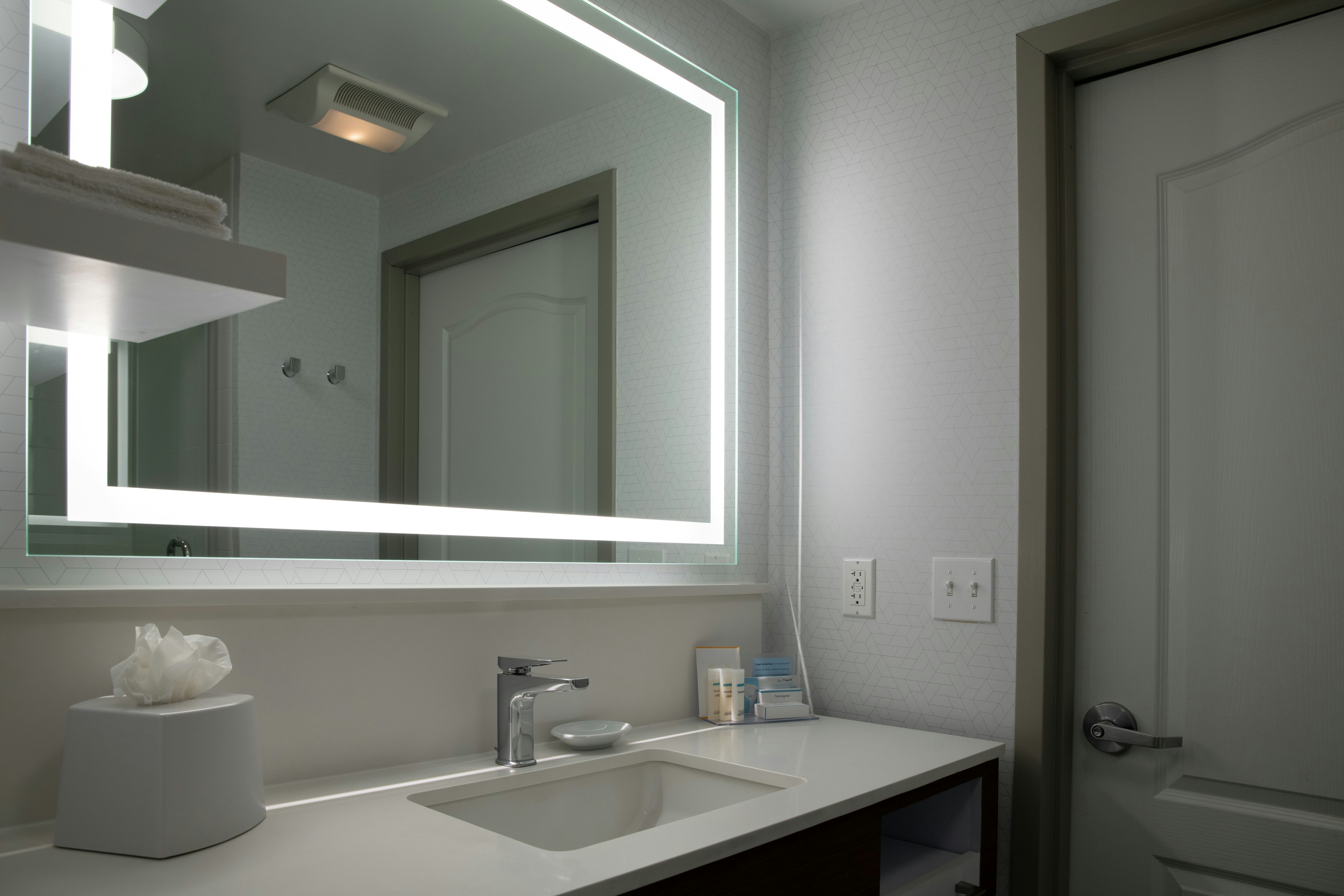 Hampton Inn & Suites Los Angeles/Sherman Oaks
