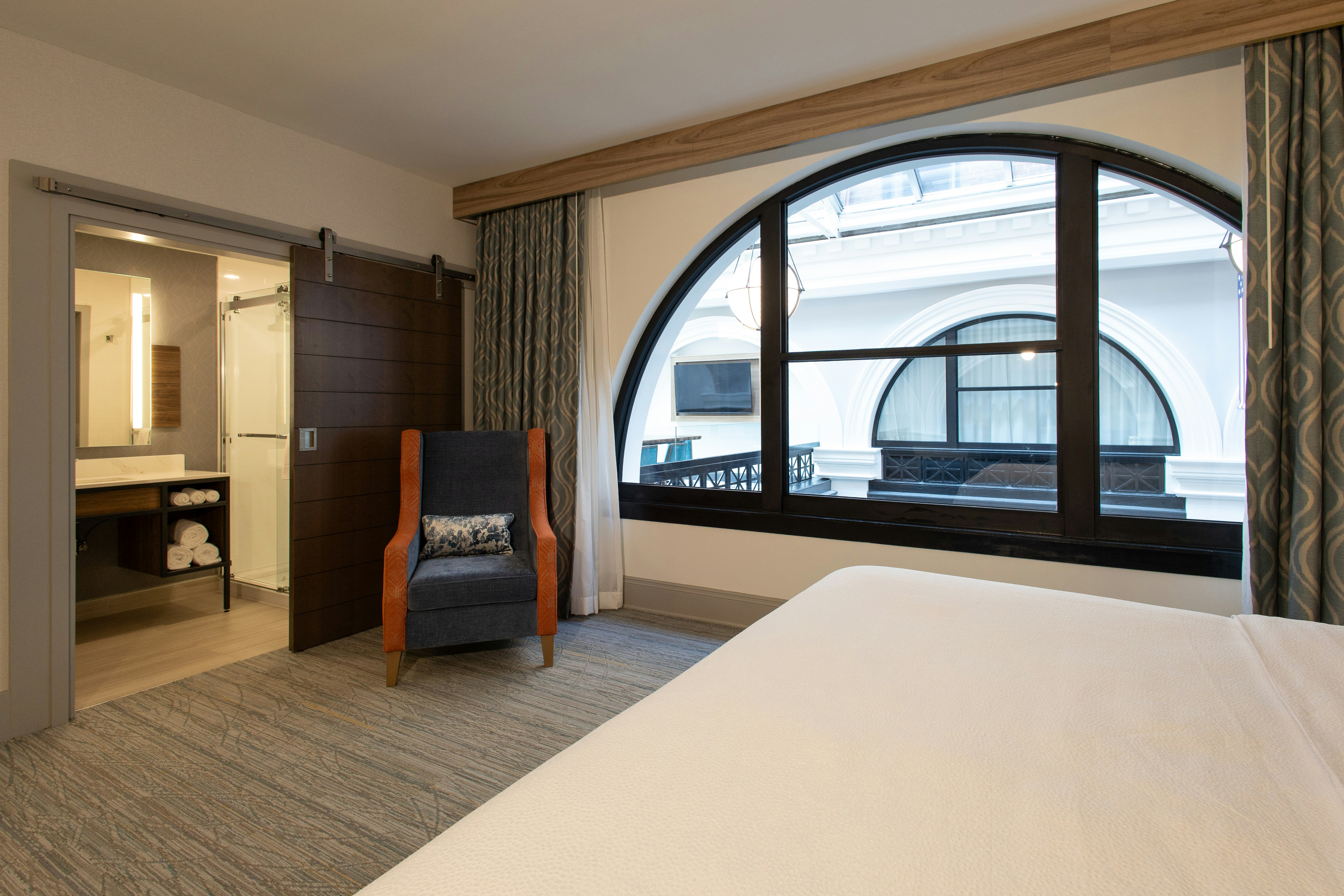 1 KING BED ARCADE VIEW