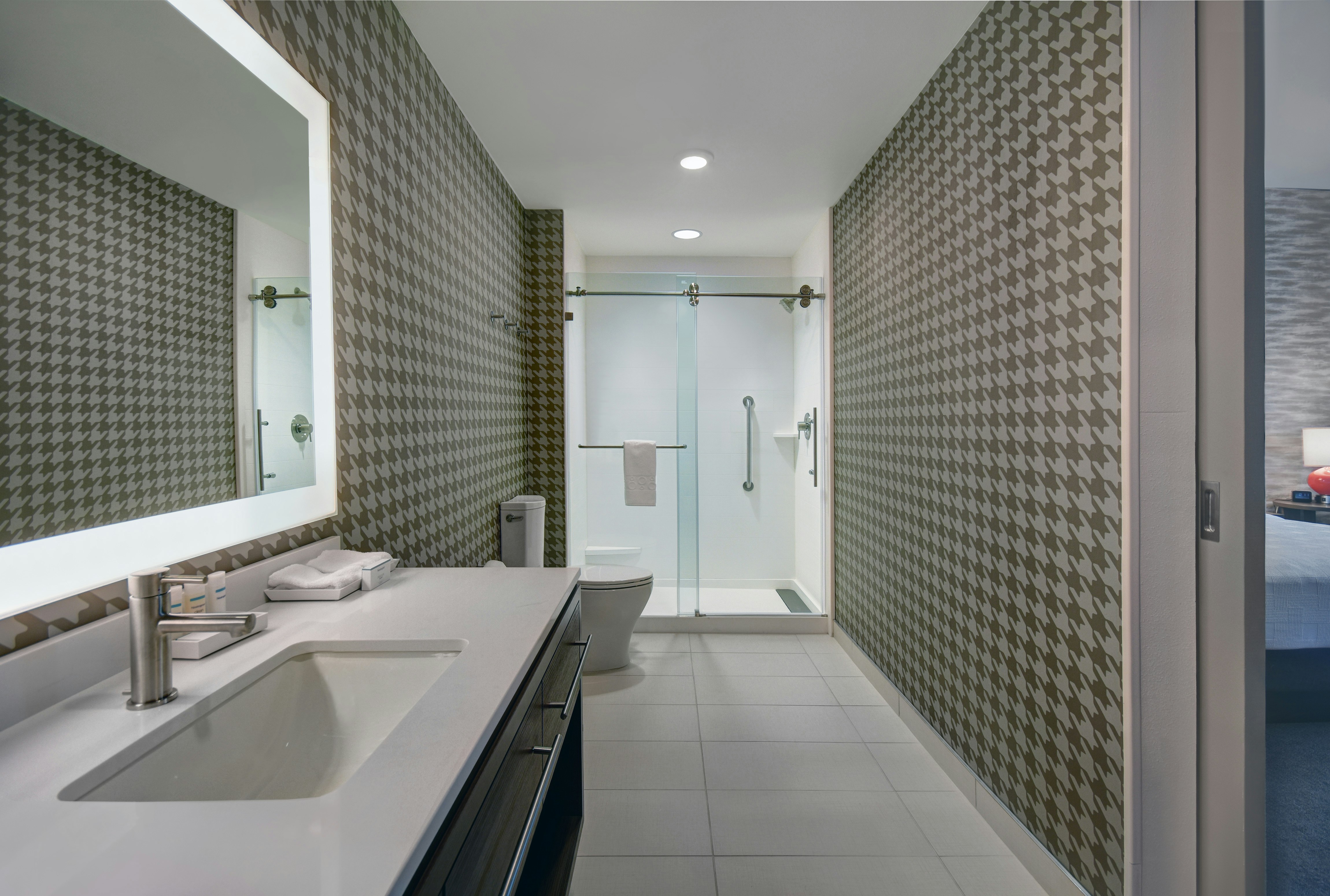 1 KING 1BDRM SUITE NONSMOK