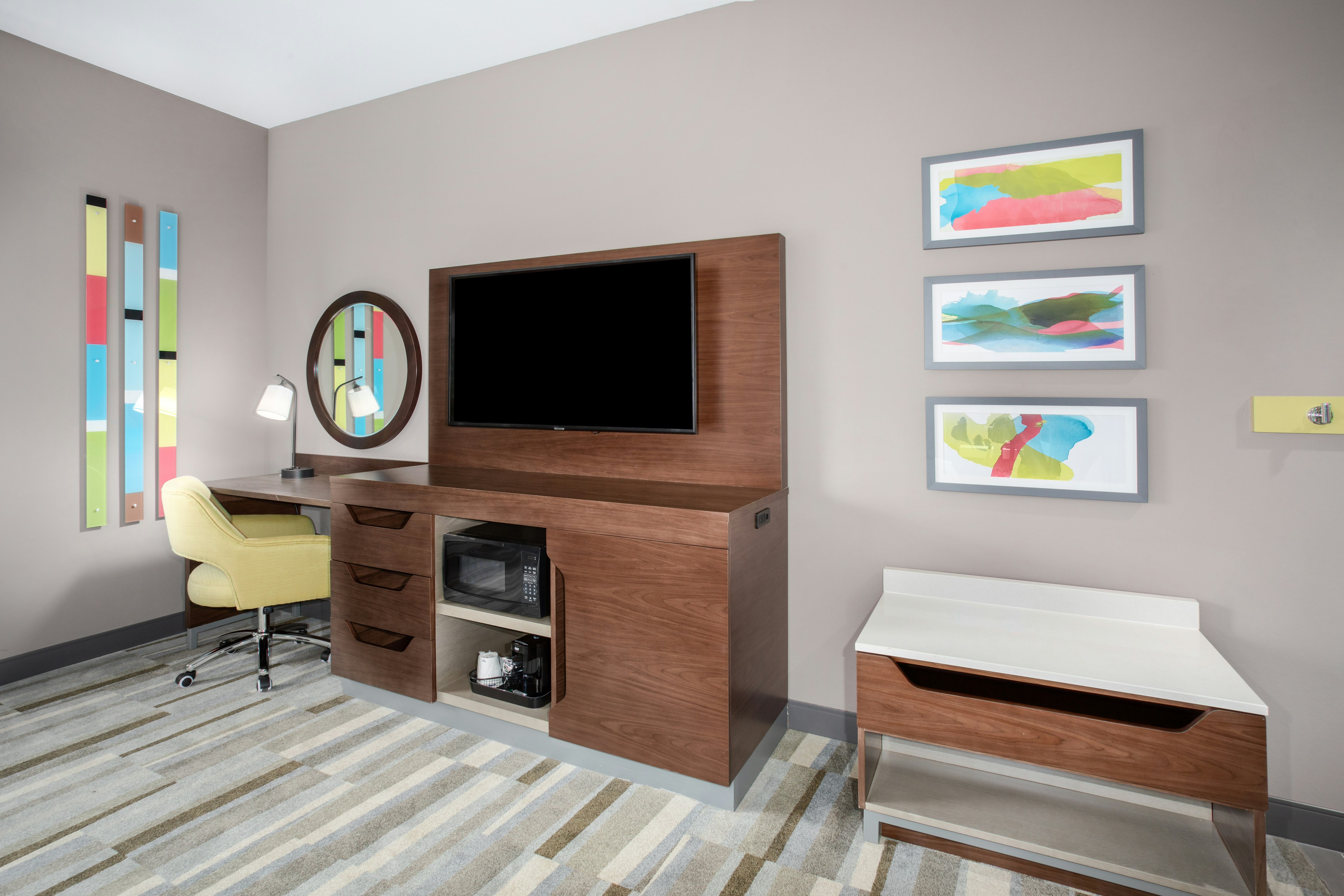 KING ACCESSIBLE ROOM NS