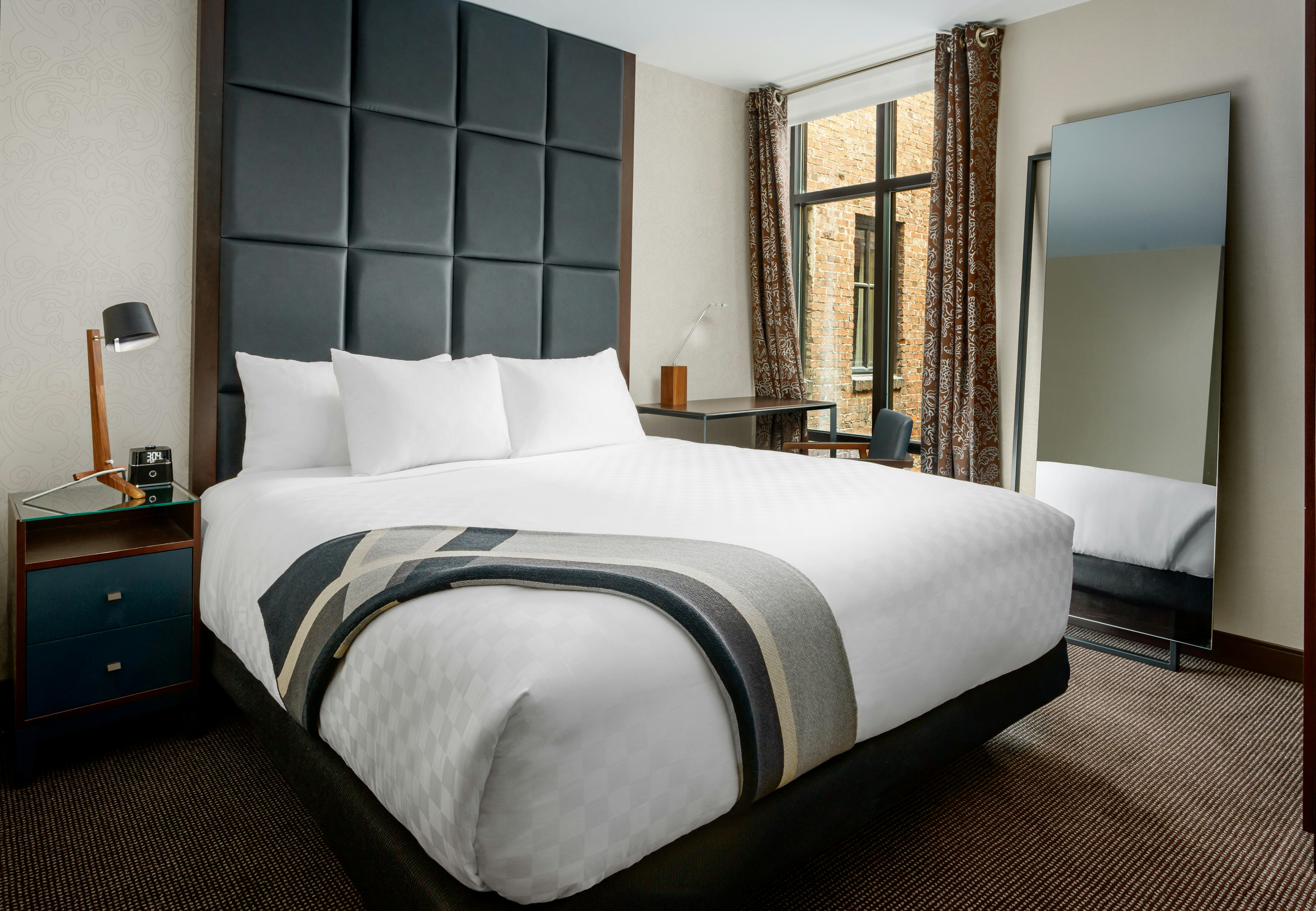 1 COMPACT KING BED