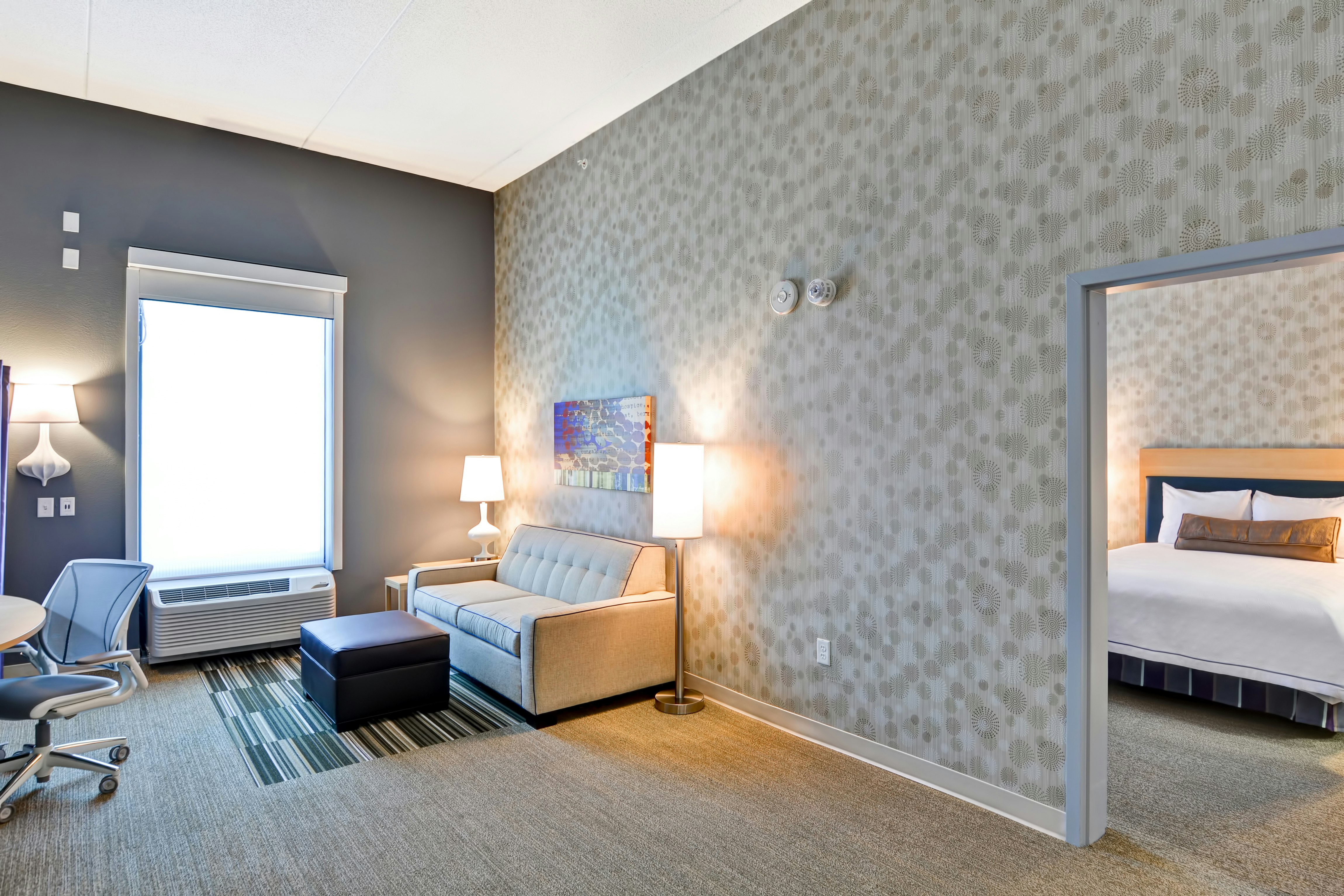 1 KING 1BDRM SUITE NONSMOK