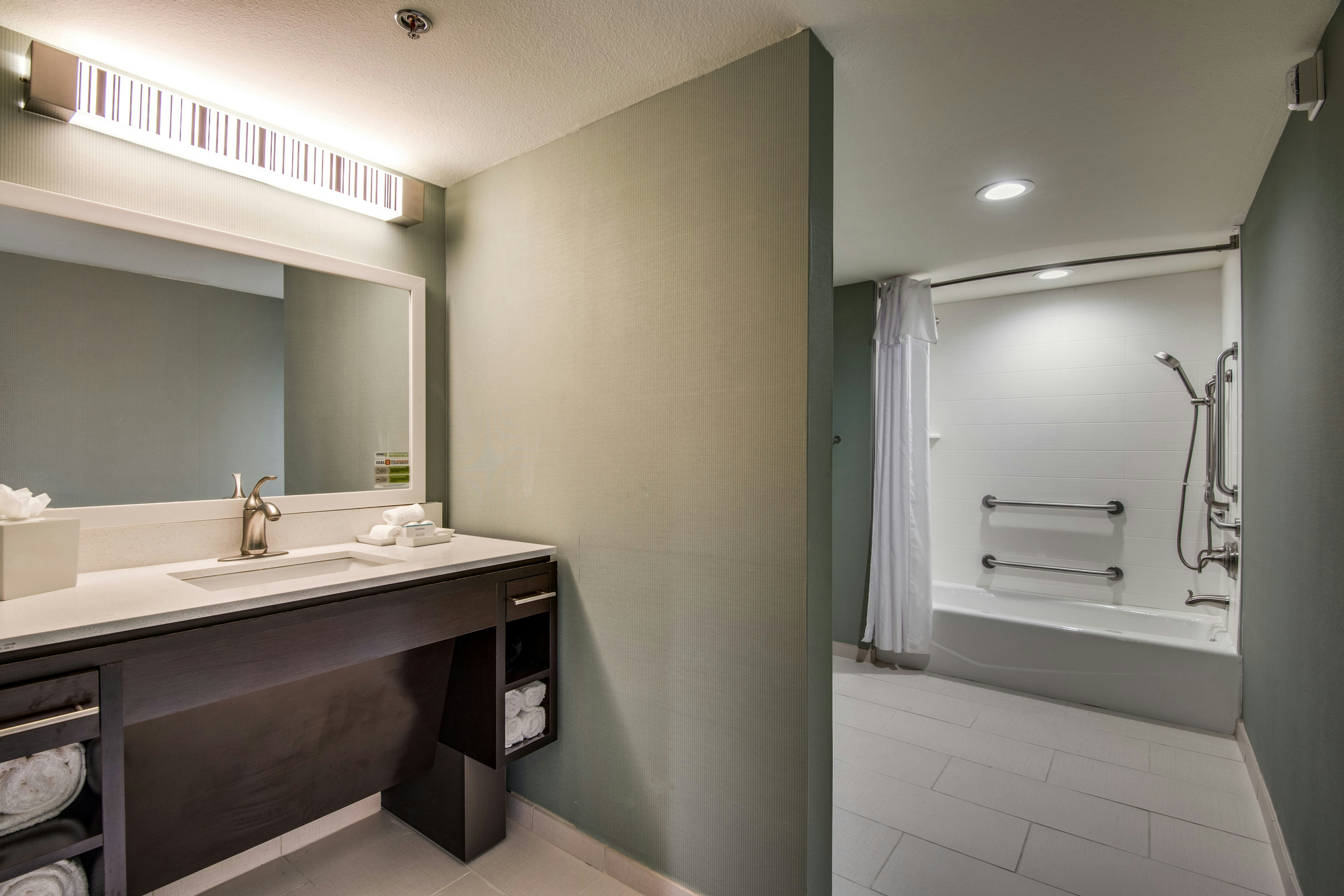 1QN MOB/HR ACC TUB STUDIO