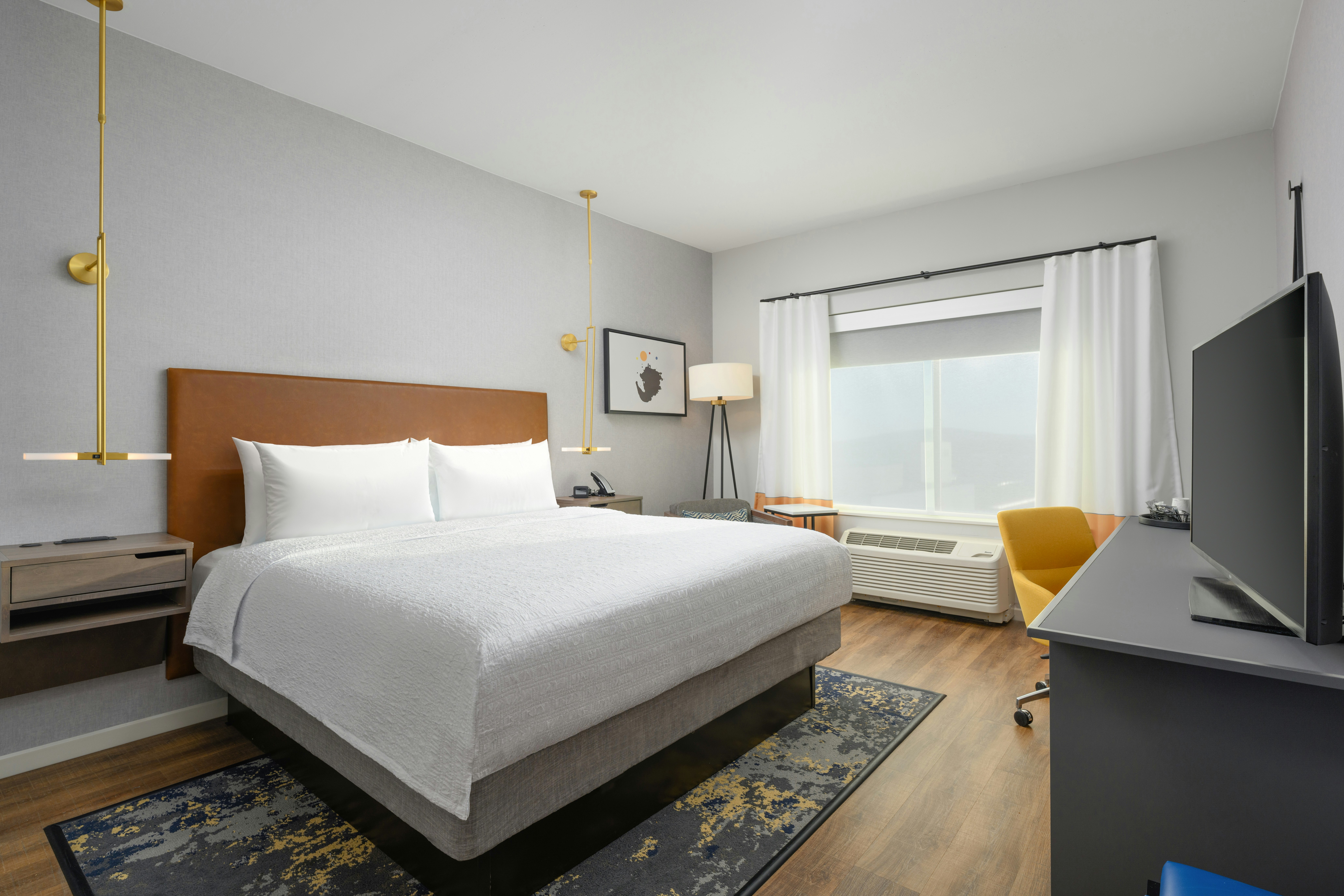 1 KING BED