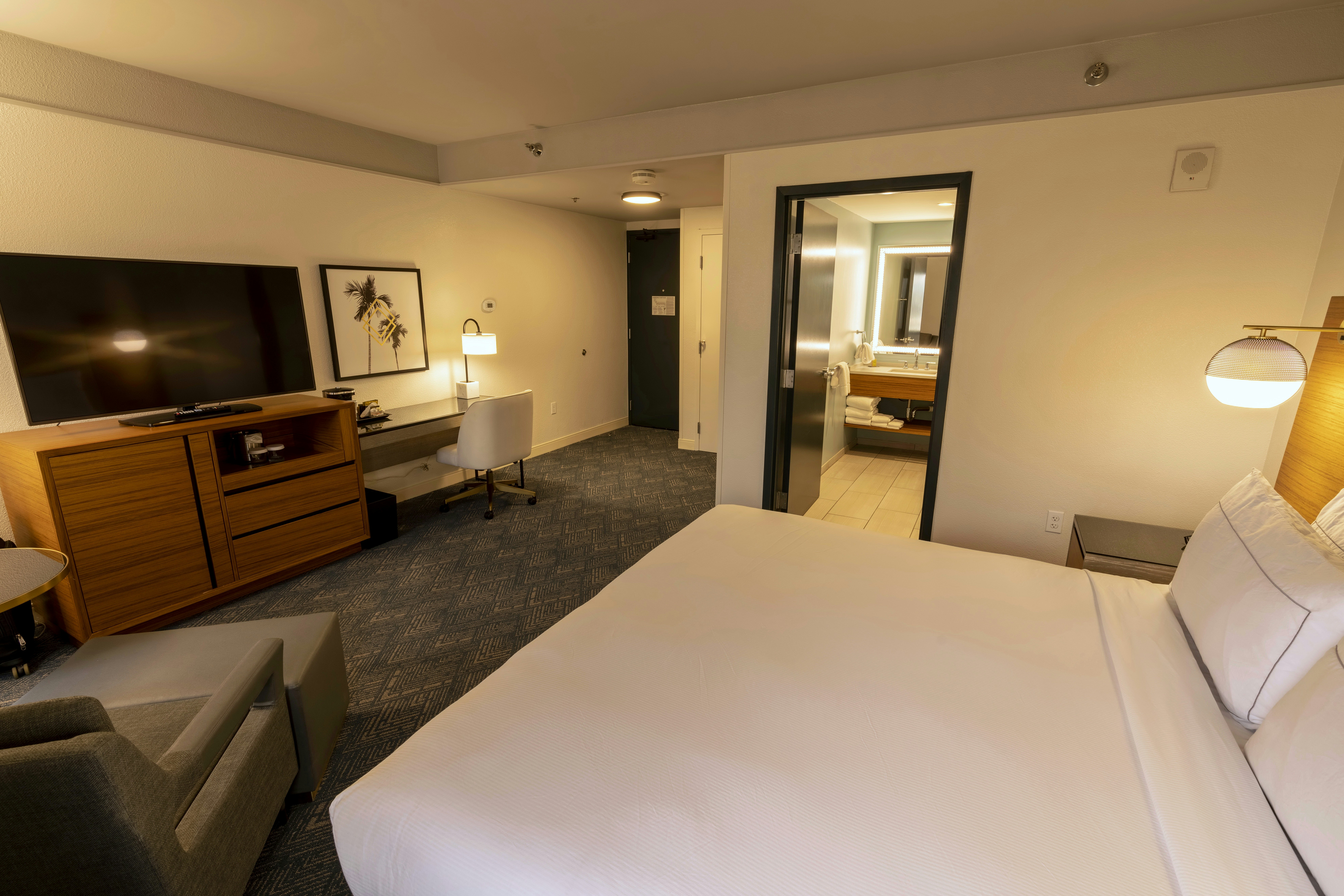 DoubleTree by Hilton Tampa Rocky Point Waterfront