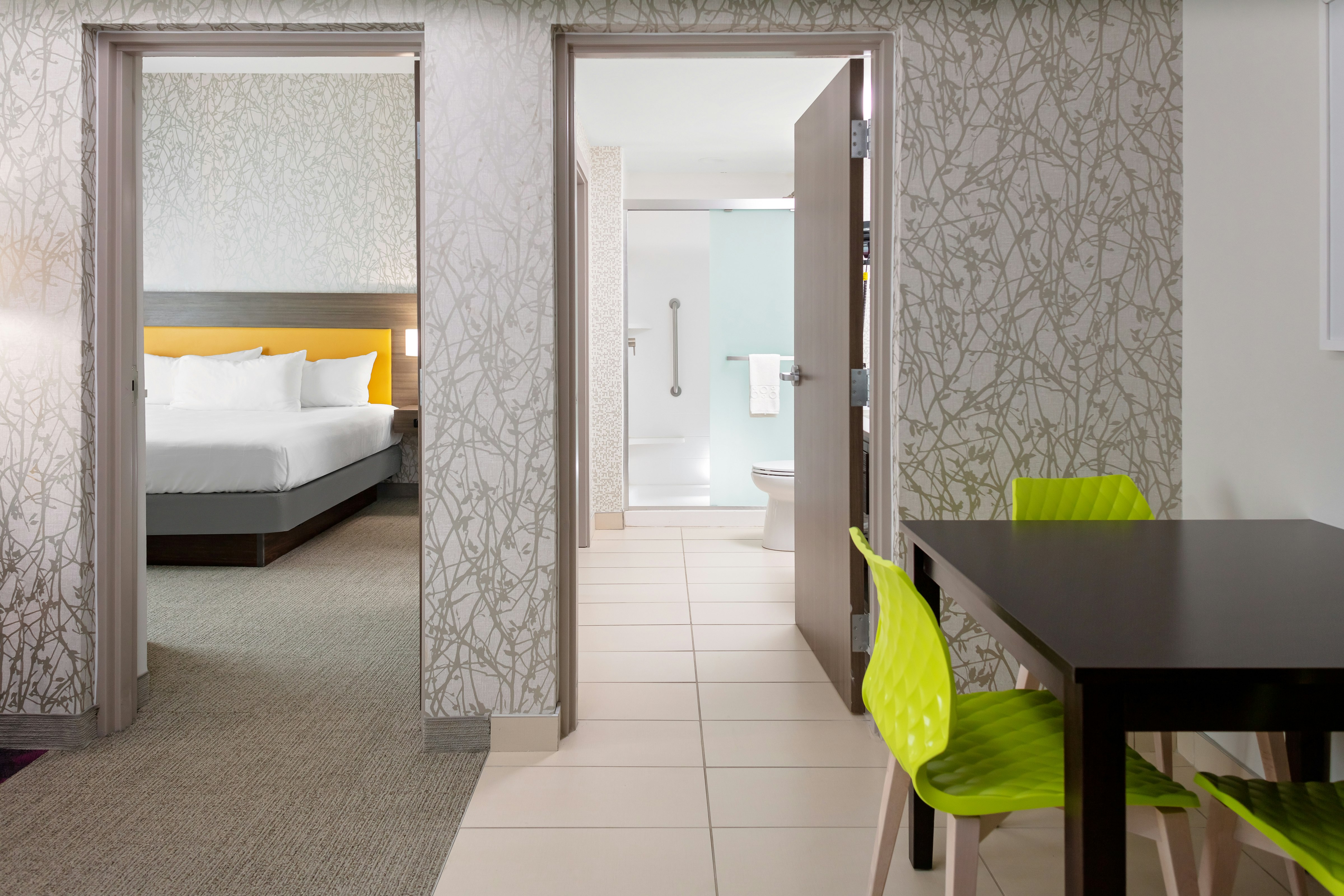 1 KING 1BDRM SUITE NONSMOK