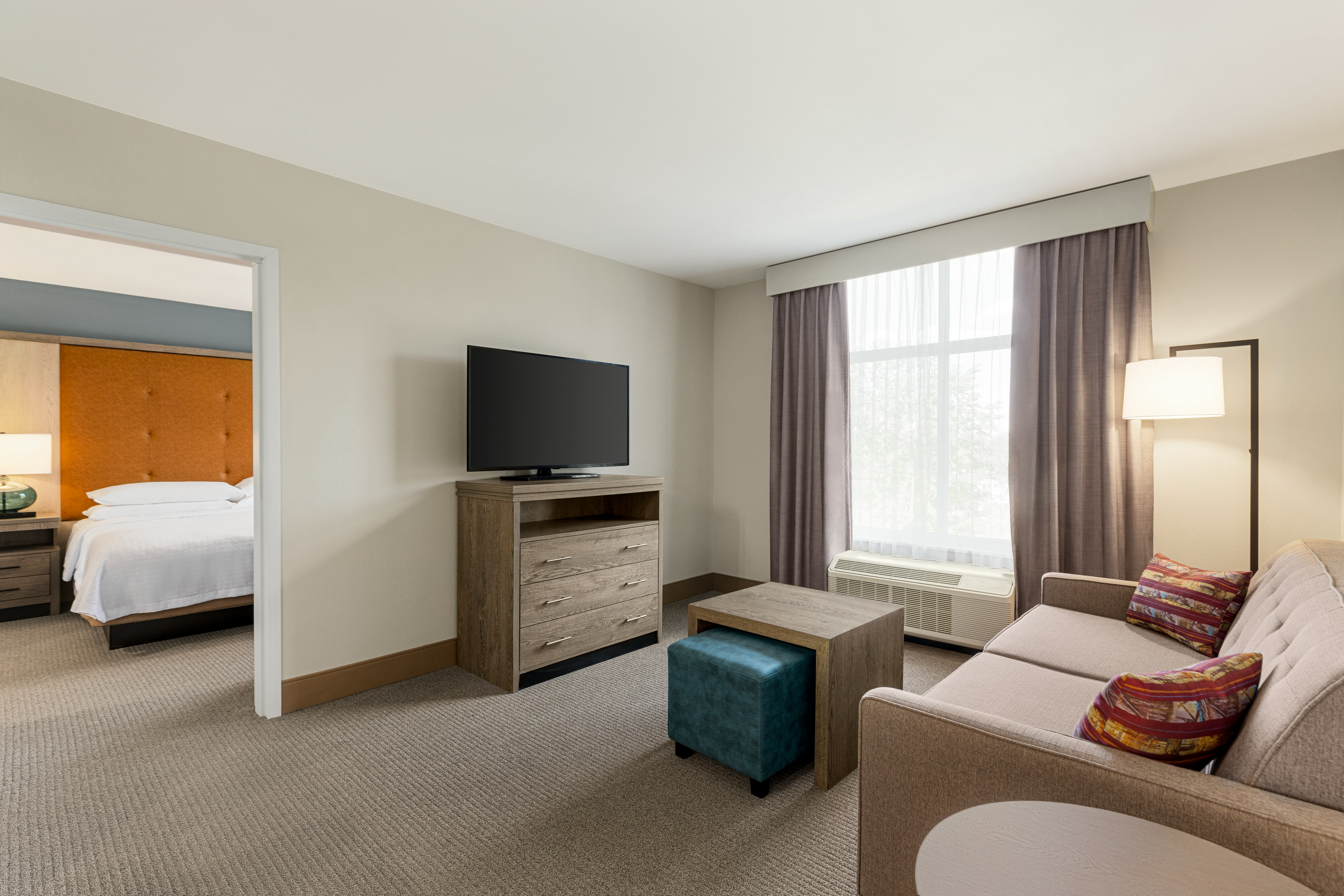 1 KING 1BDRM SUITE NONSMOK