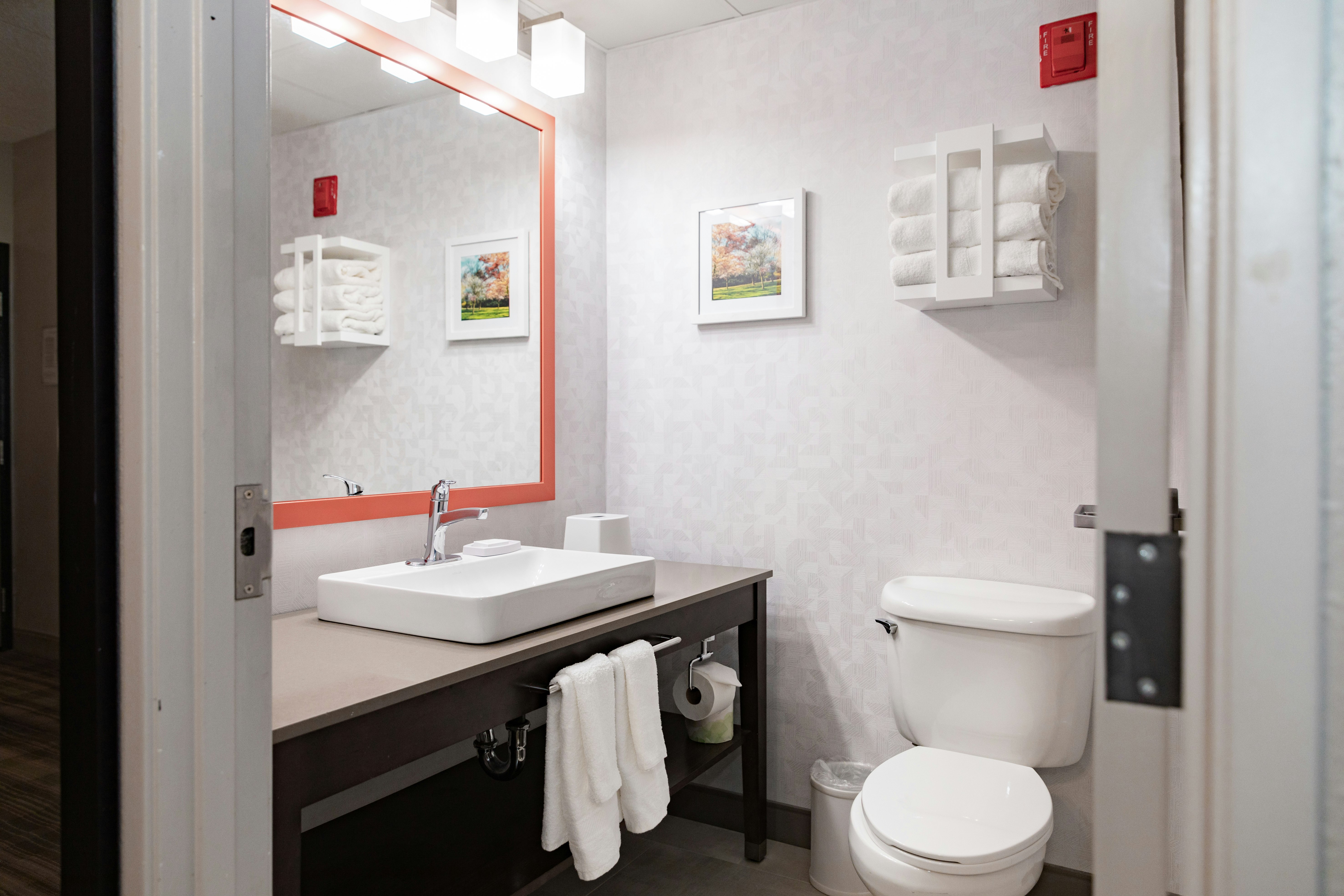 Hampton Inn & Suites by Hilton Newark Airport Elizabeth