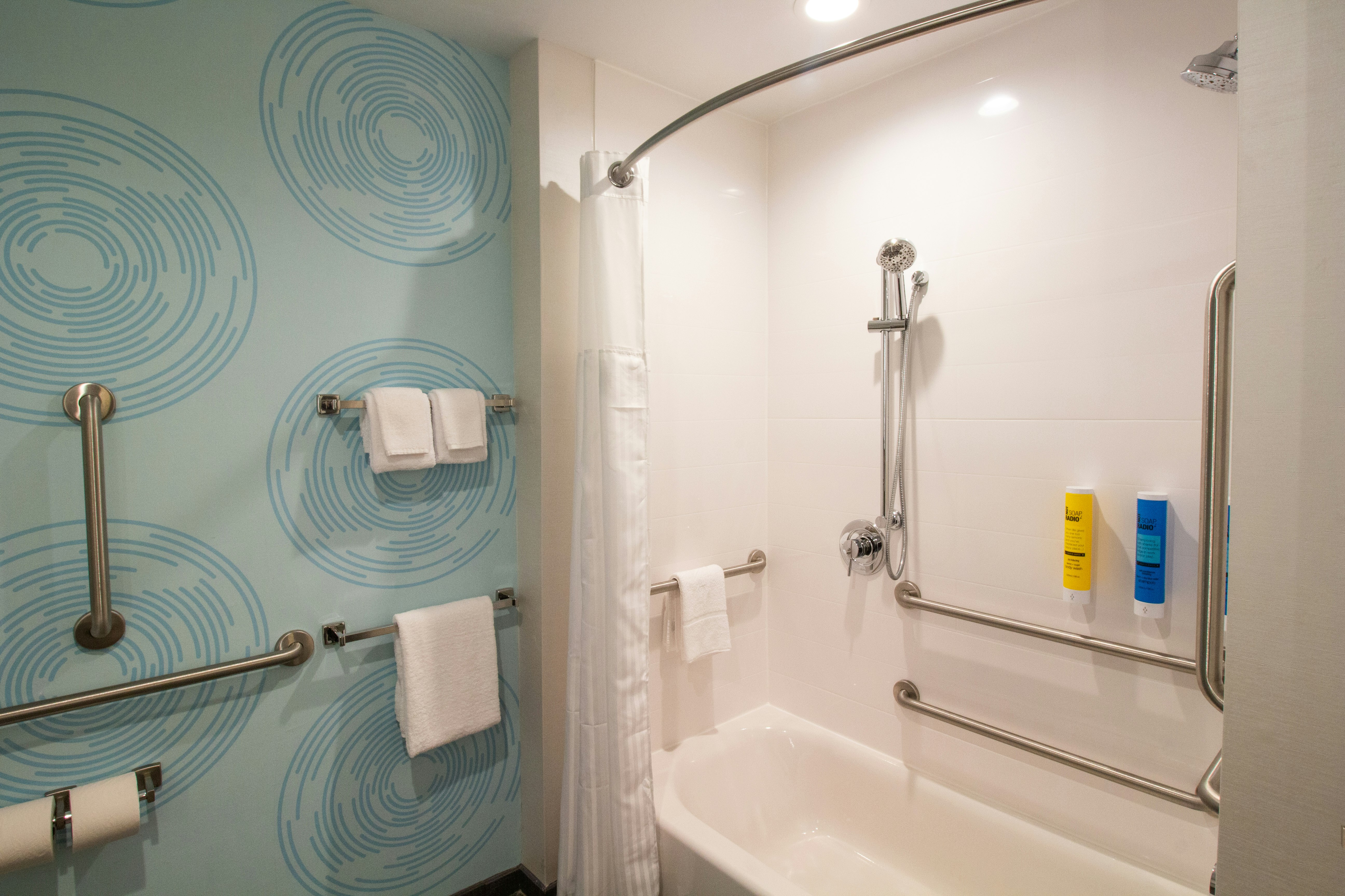 1 KING ACCESSIBLE TUB