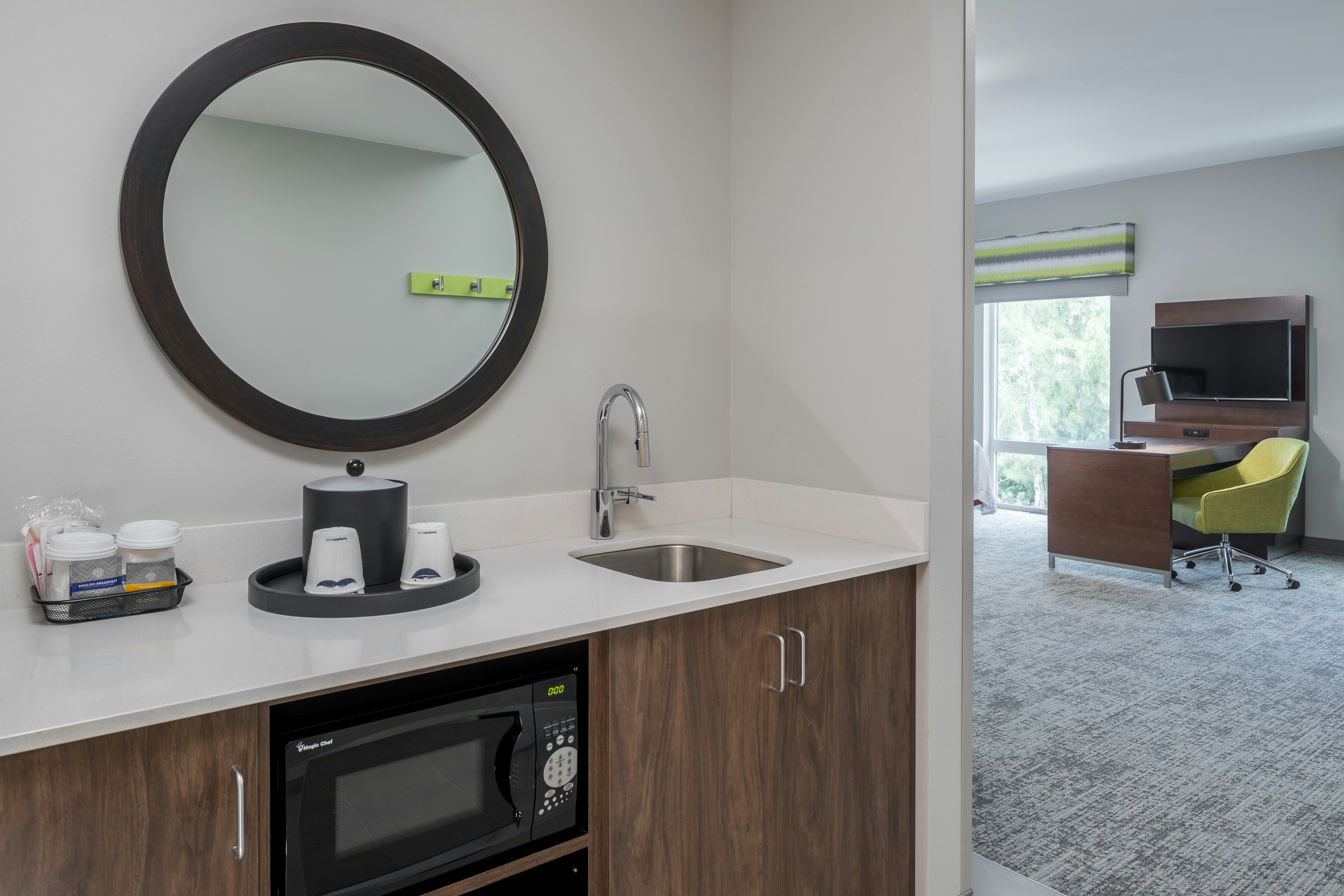 Hampton Inn & Suites Cape Canaveral Cruise Port
