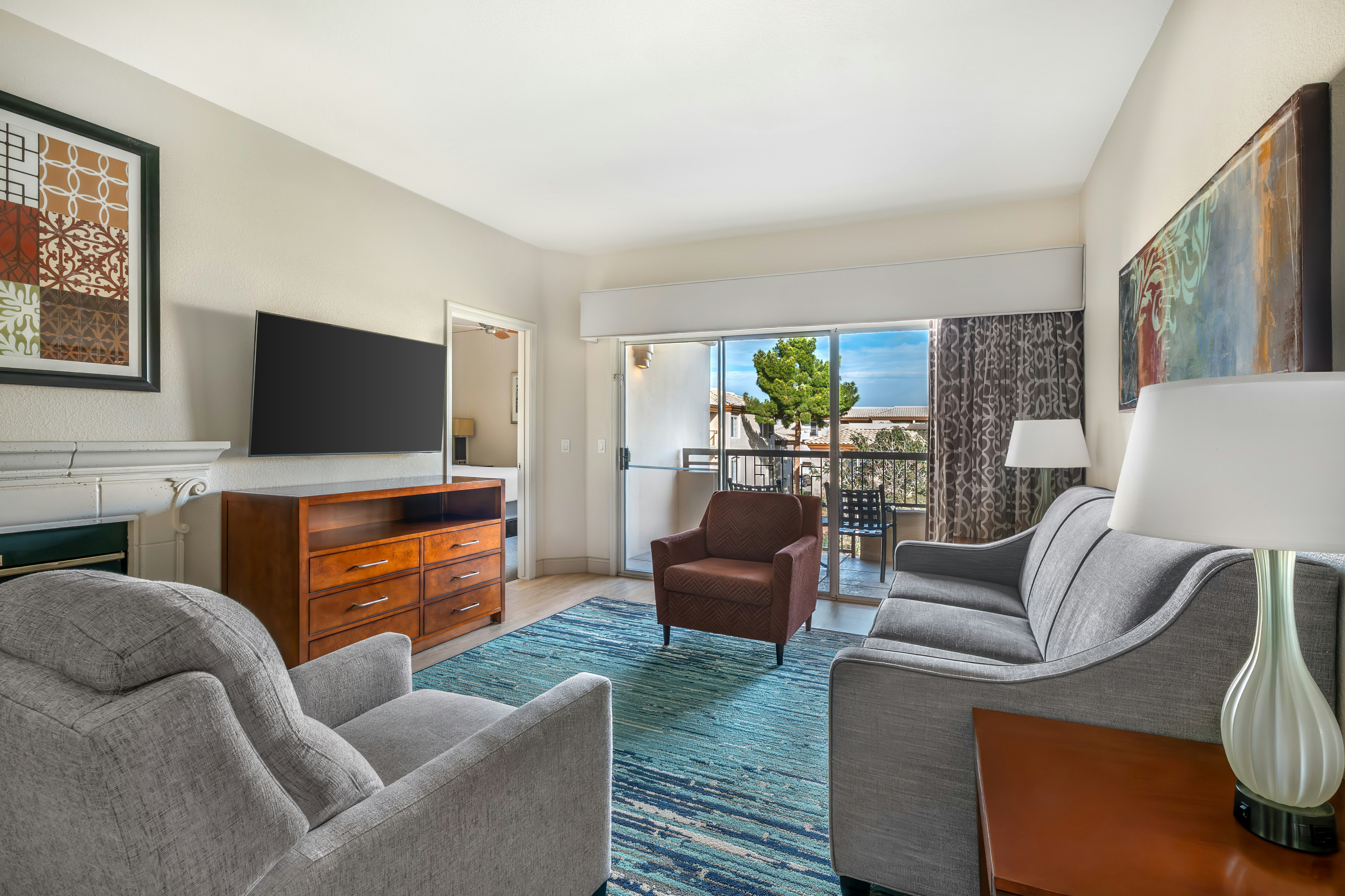 2 BEDROOM 1 KG 1 QN SUITE