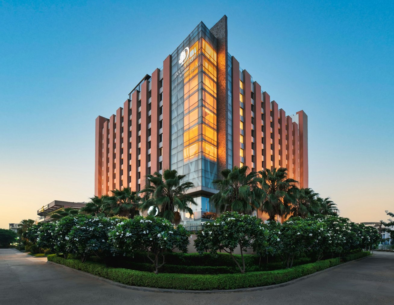 DoubleTree Hilton Gurugram Baani Square