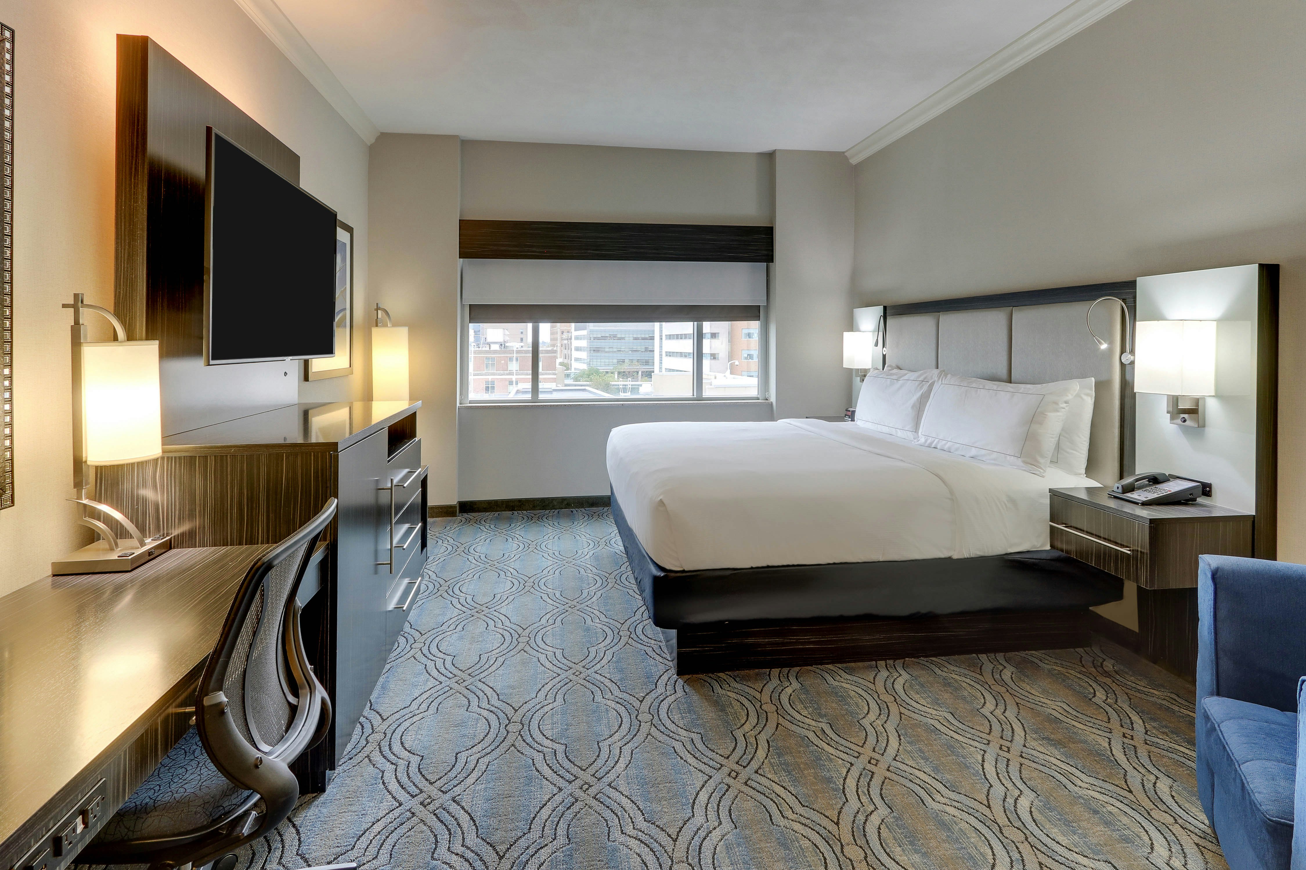 DoubleTree by Hilton St. Louis Forest Park