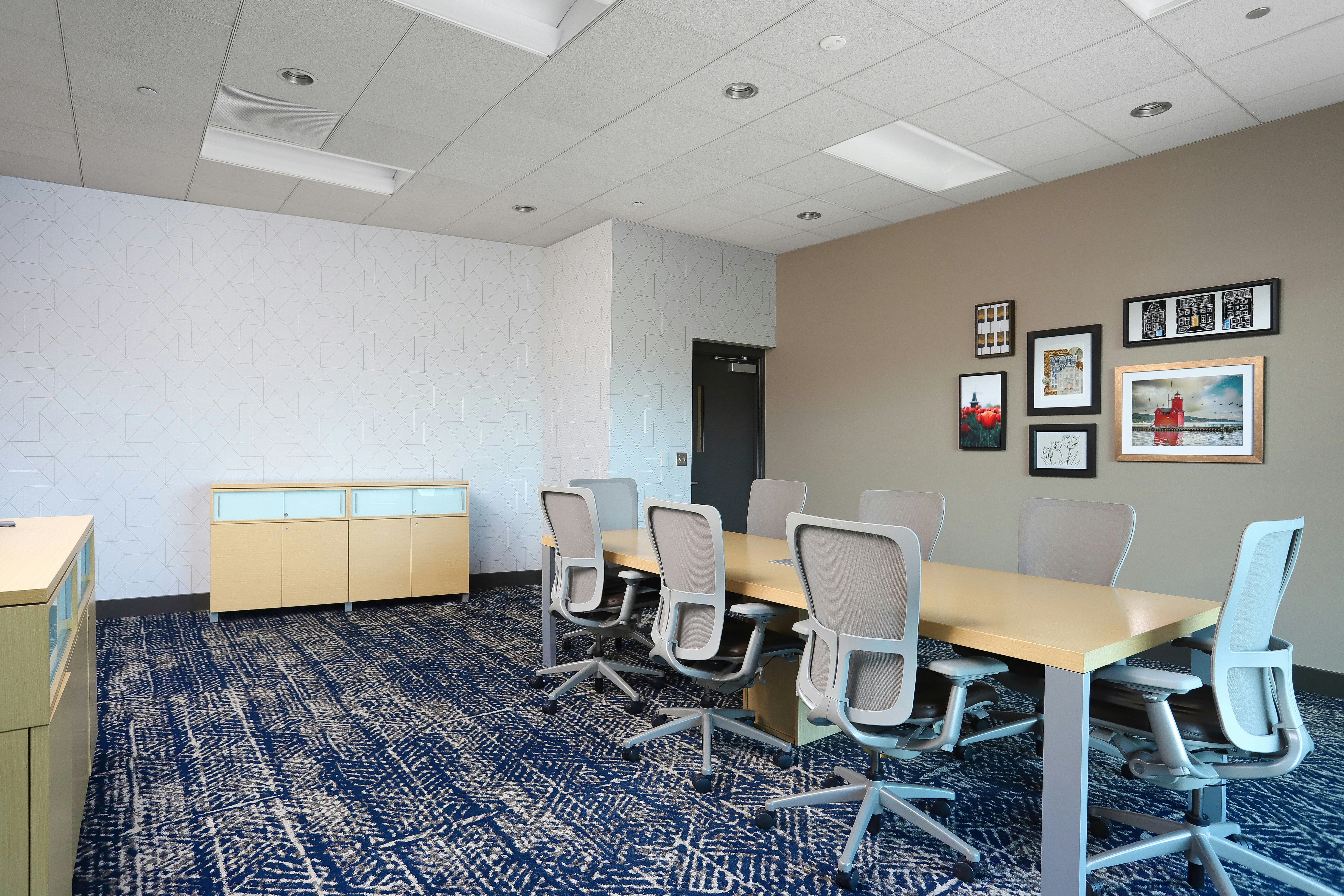 Tulyp, Tapestry Collection by Hilton