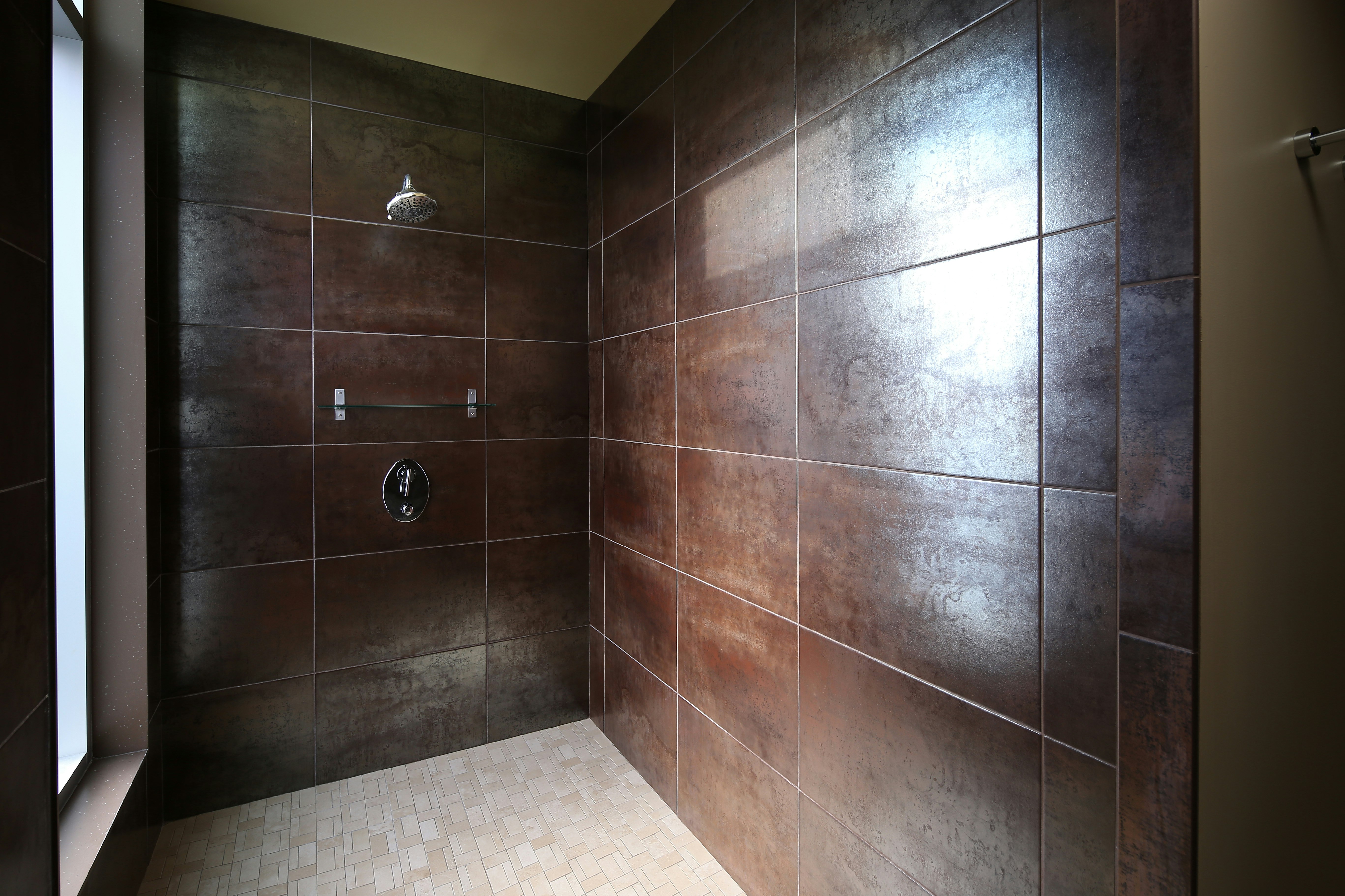 1 KG STUDIO SUITE W/ BALC